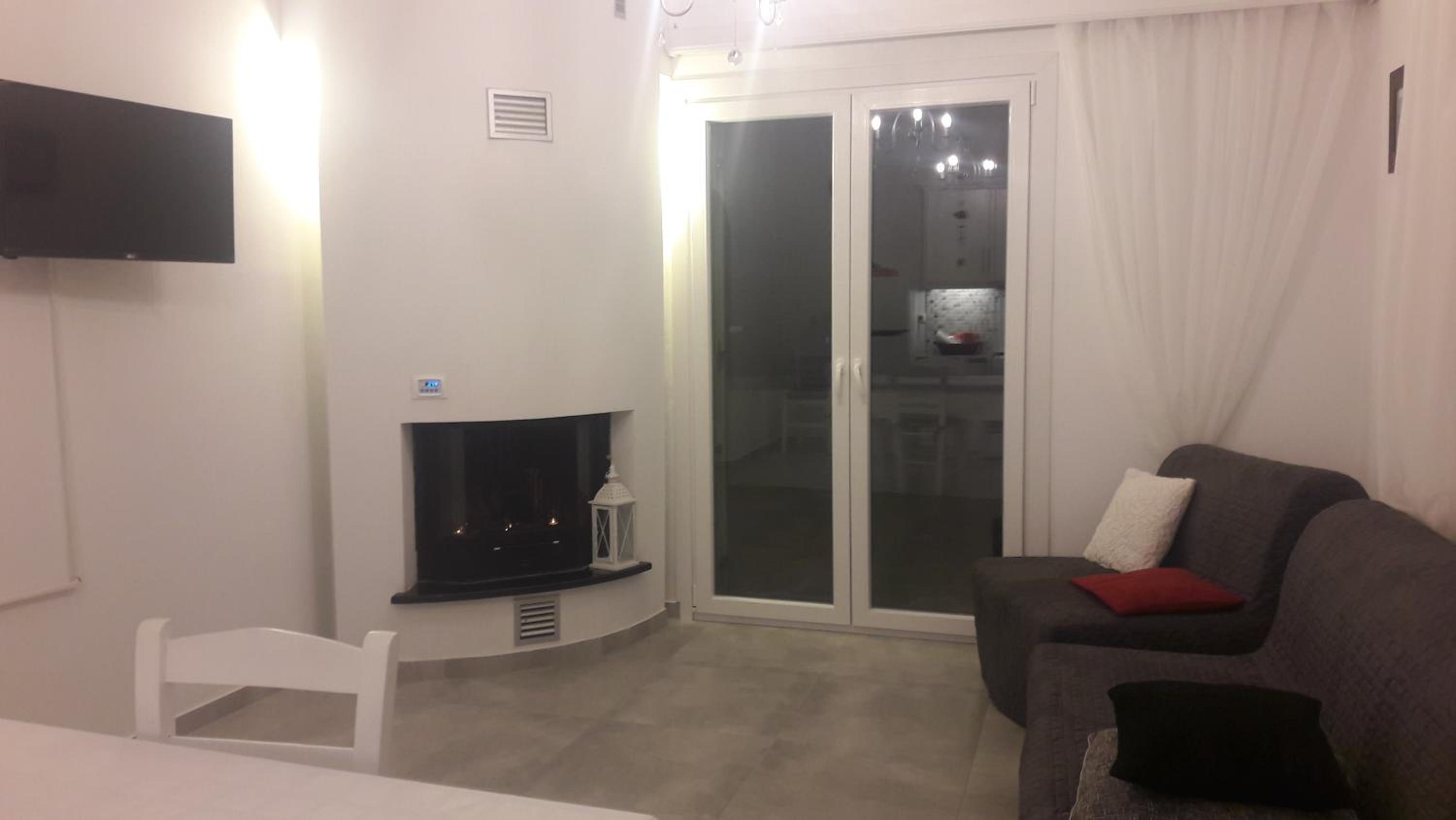 Apartment with Terrace - Photo 3