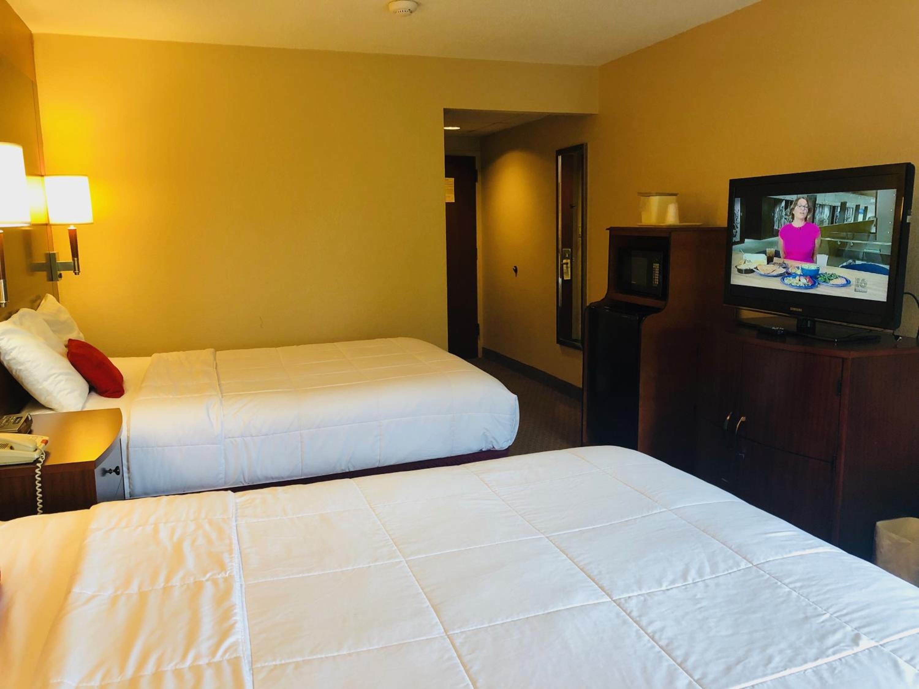 Standard Room with Two Beds photo 3