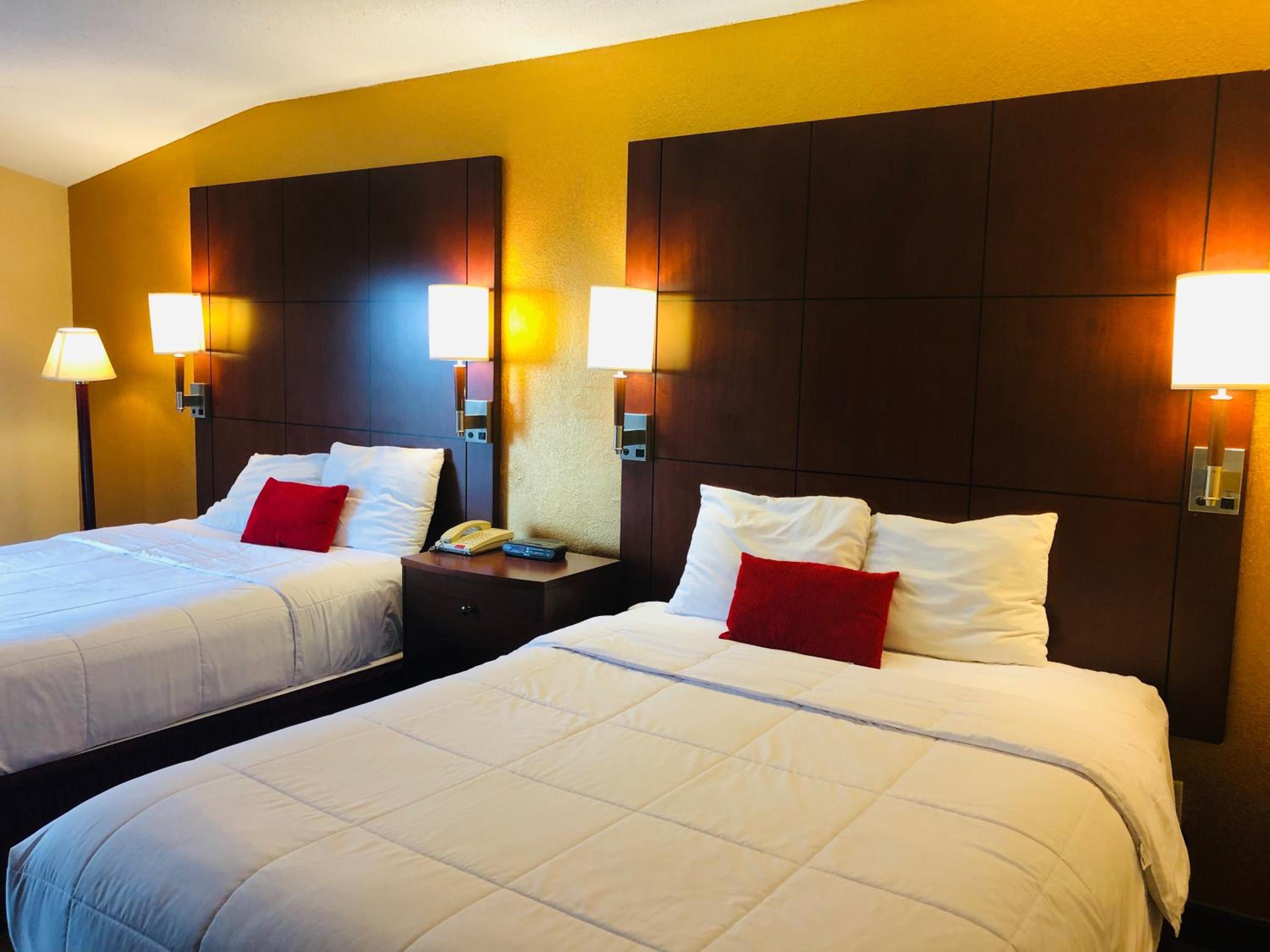 Standard Room with Two Beds photo 2