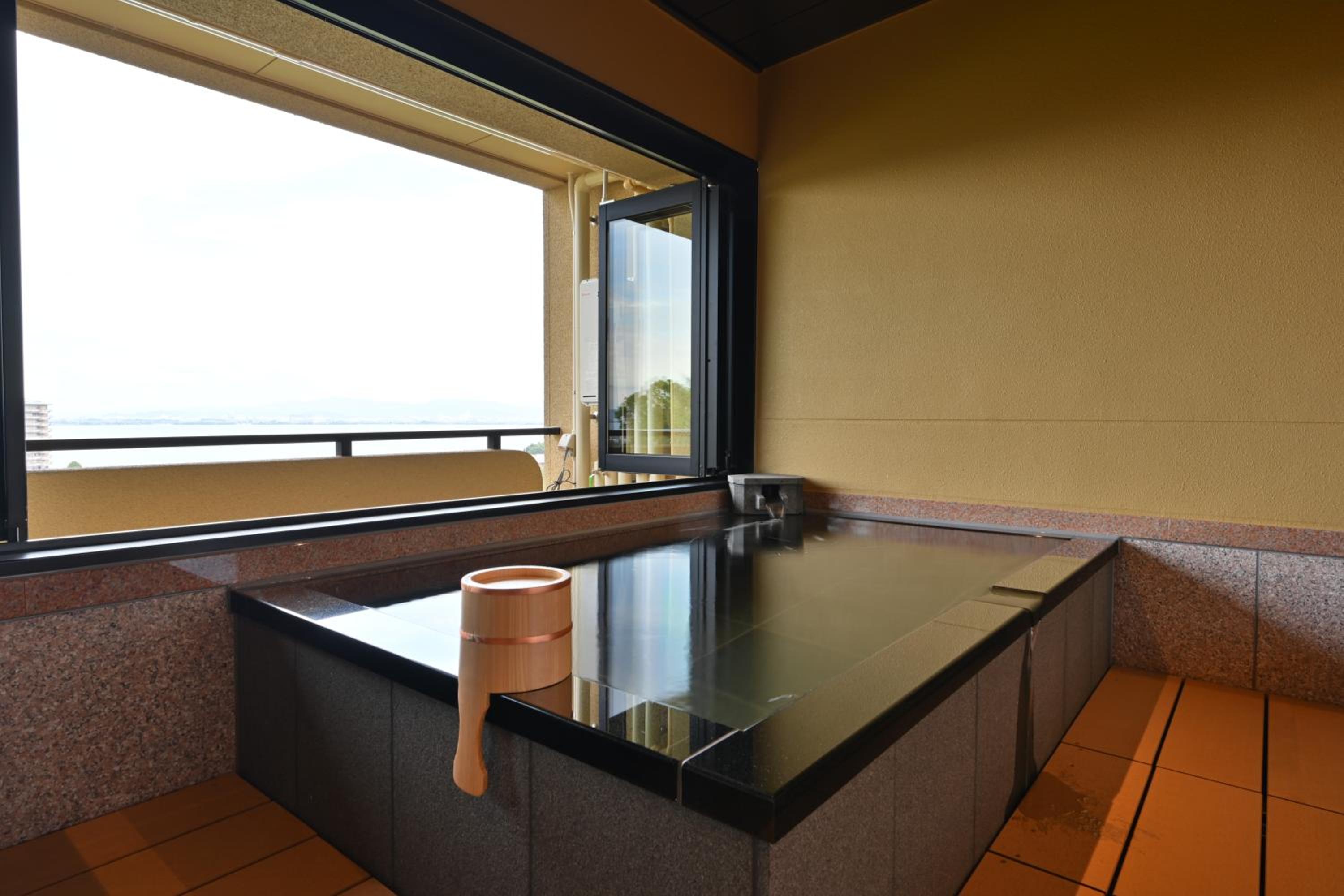 Twin Room with Open-Air Hot Spring Bath - Photo 3