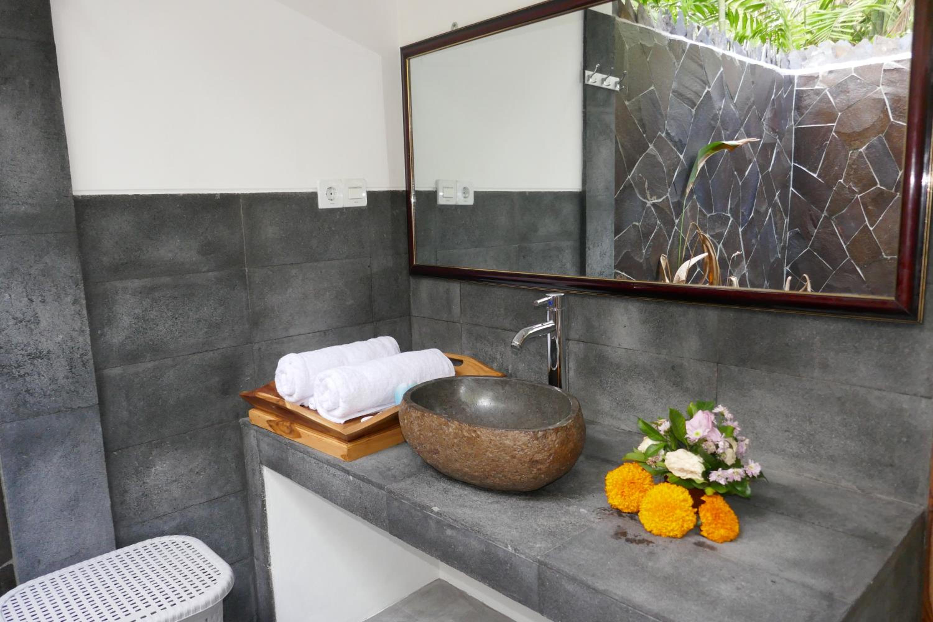 Two-Bedroom Bungalow - Photo 4