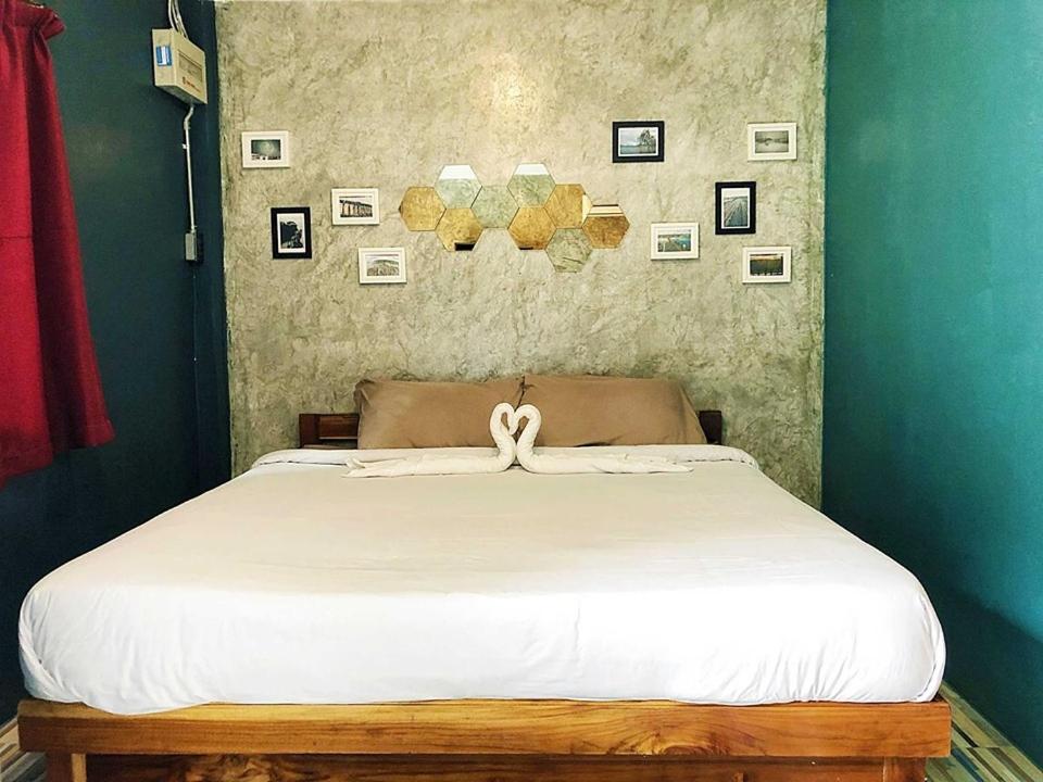Double Room with Private Bathroom - Photo 12