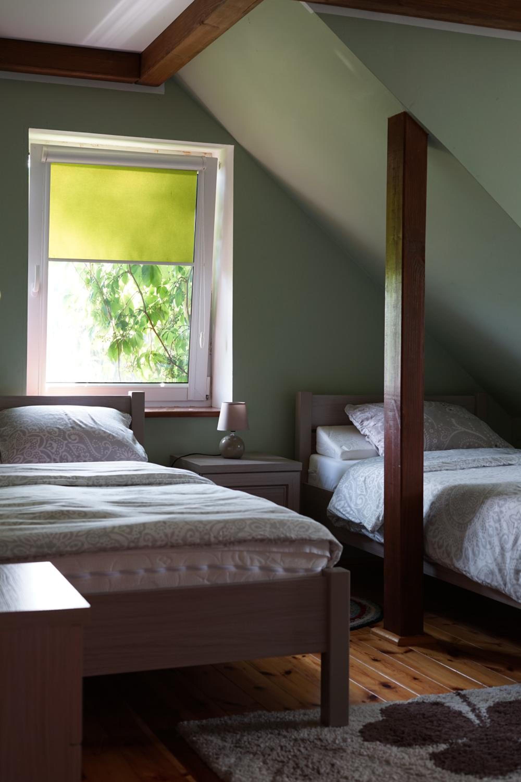 Basic Triple Room with Shared Bathroom photo 2