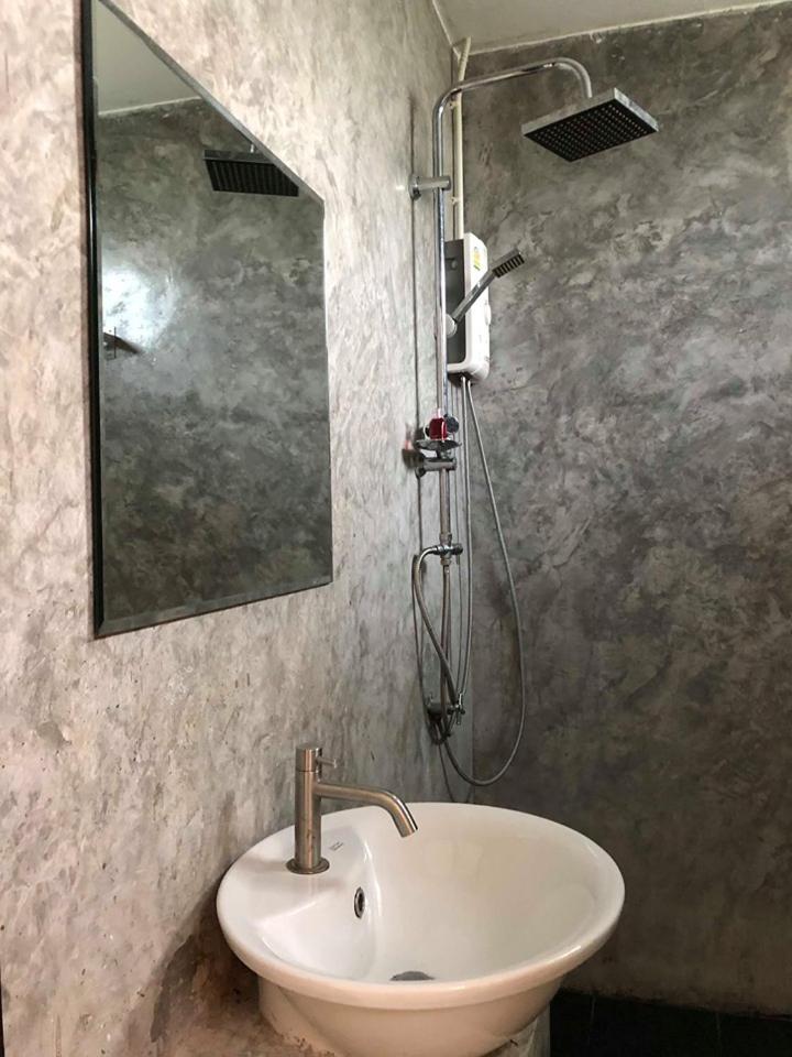Double Room with Private Bathroom - Photo 15