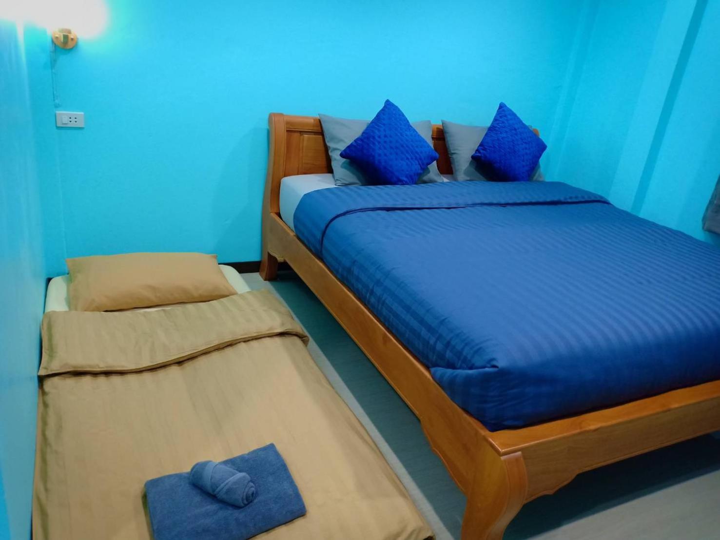 Double Room with Private Bathroom - Photo 8