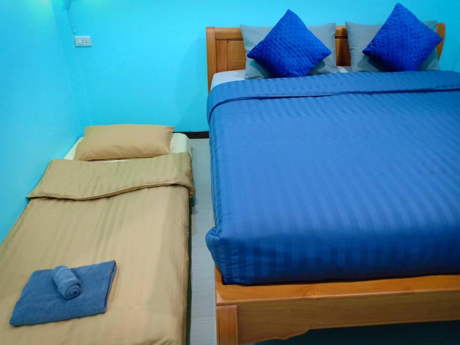 Double Room with Private Bathroom - Photo 7