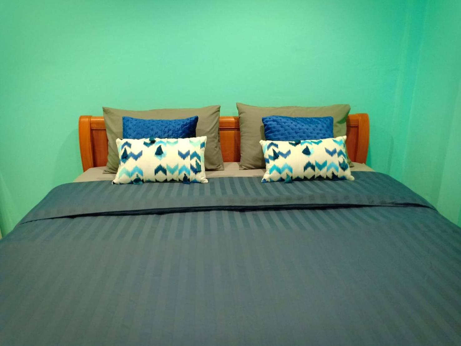 Double Room with Private Bathroom - Photo 4