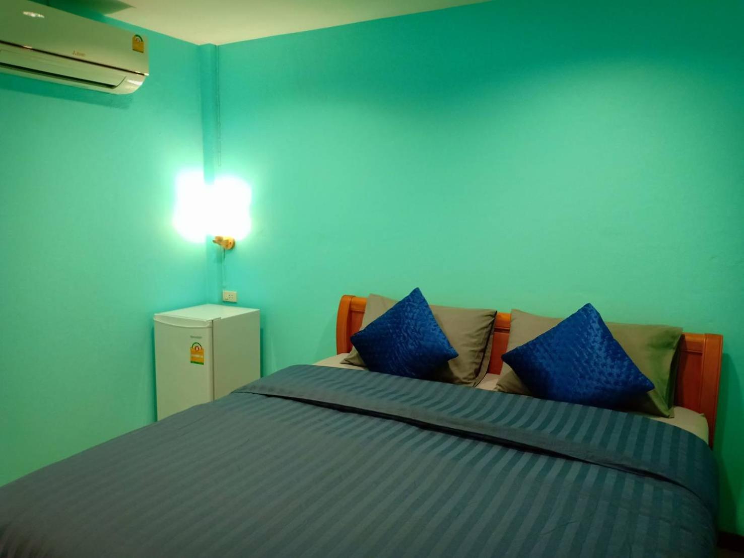 Double Room with Private Bathroom - Photo 3