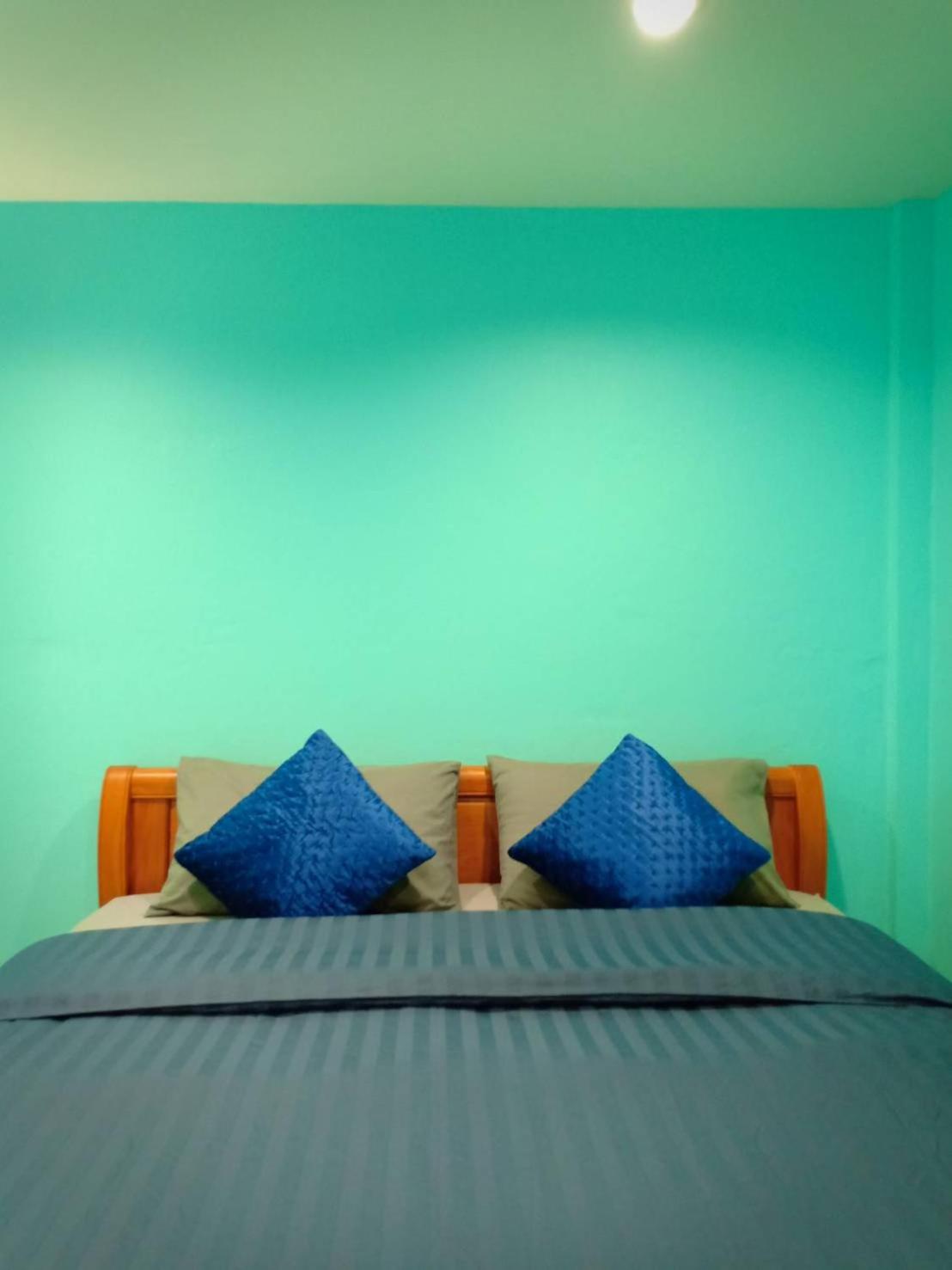 Double Room with Private Bathroom - Photo 2