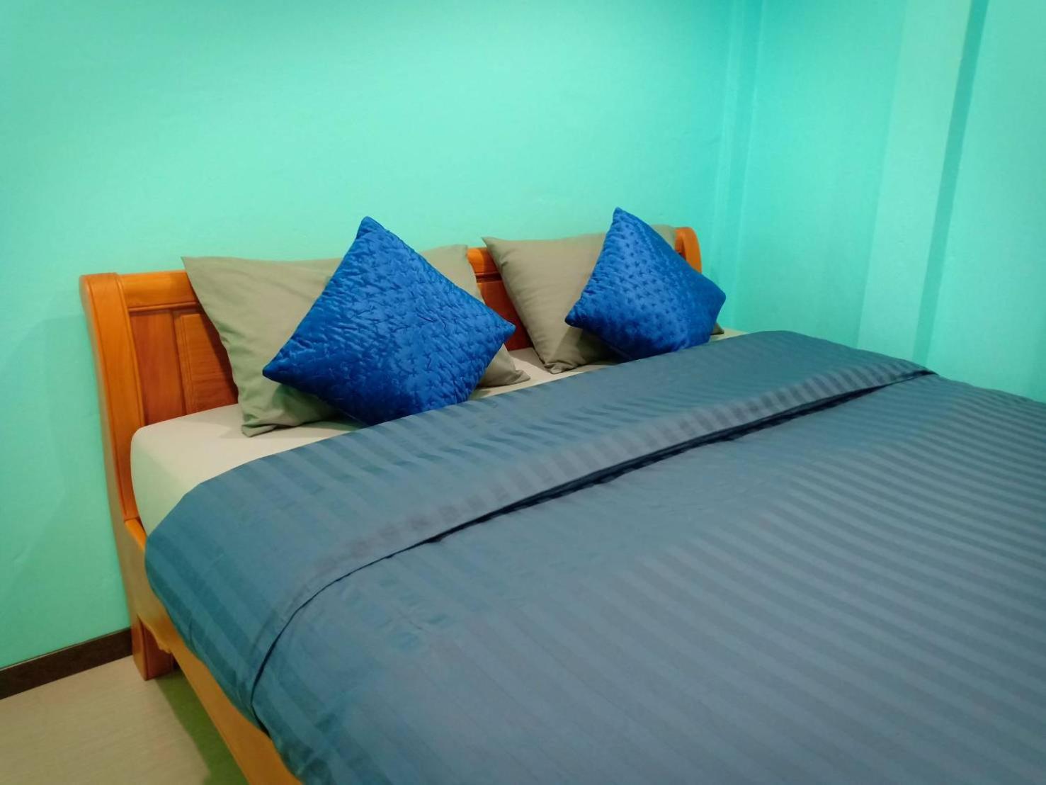 Double Room with Private Bathroom - Photo 11