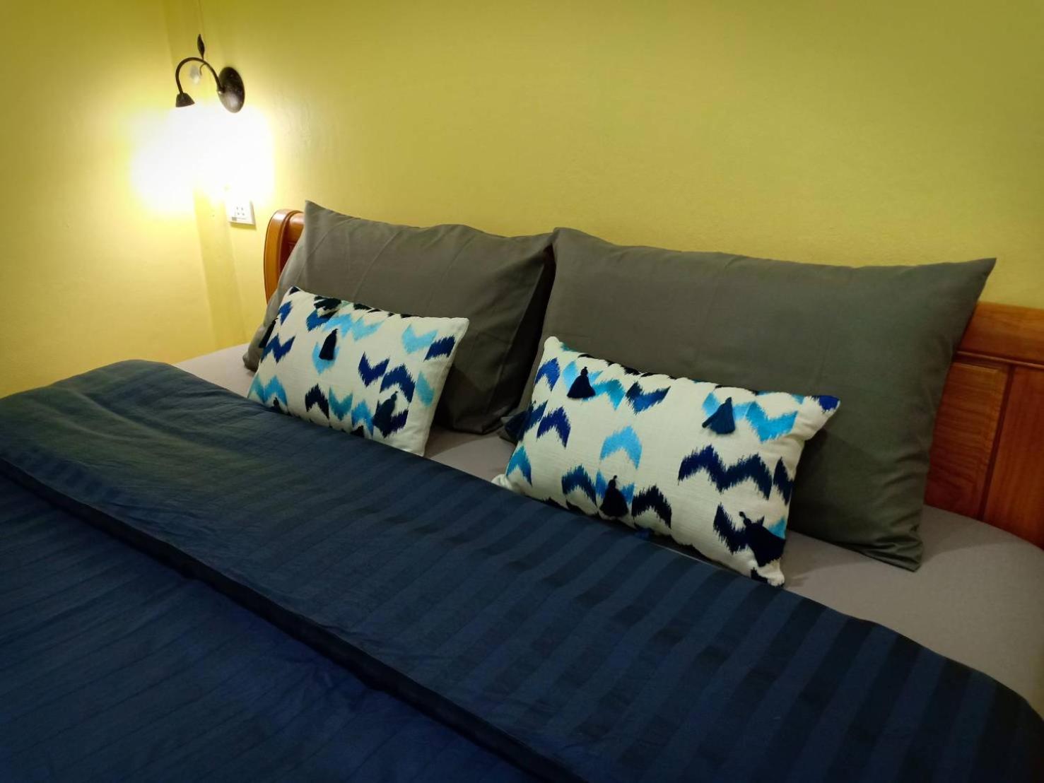 Double Room with Private Bathroom - Photo 12