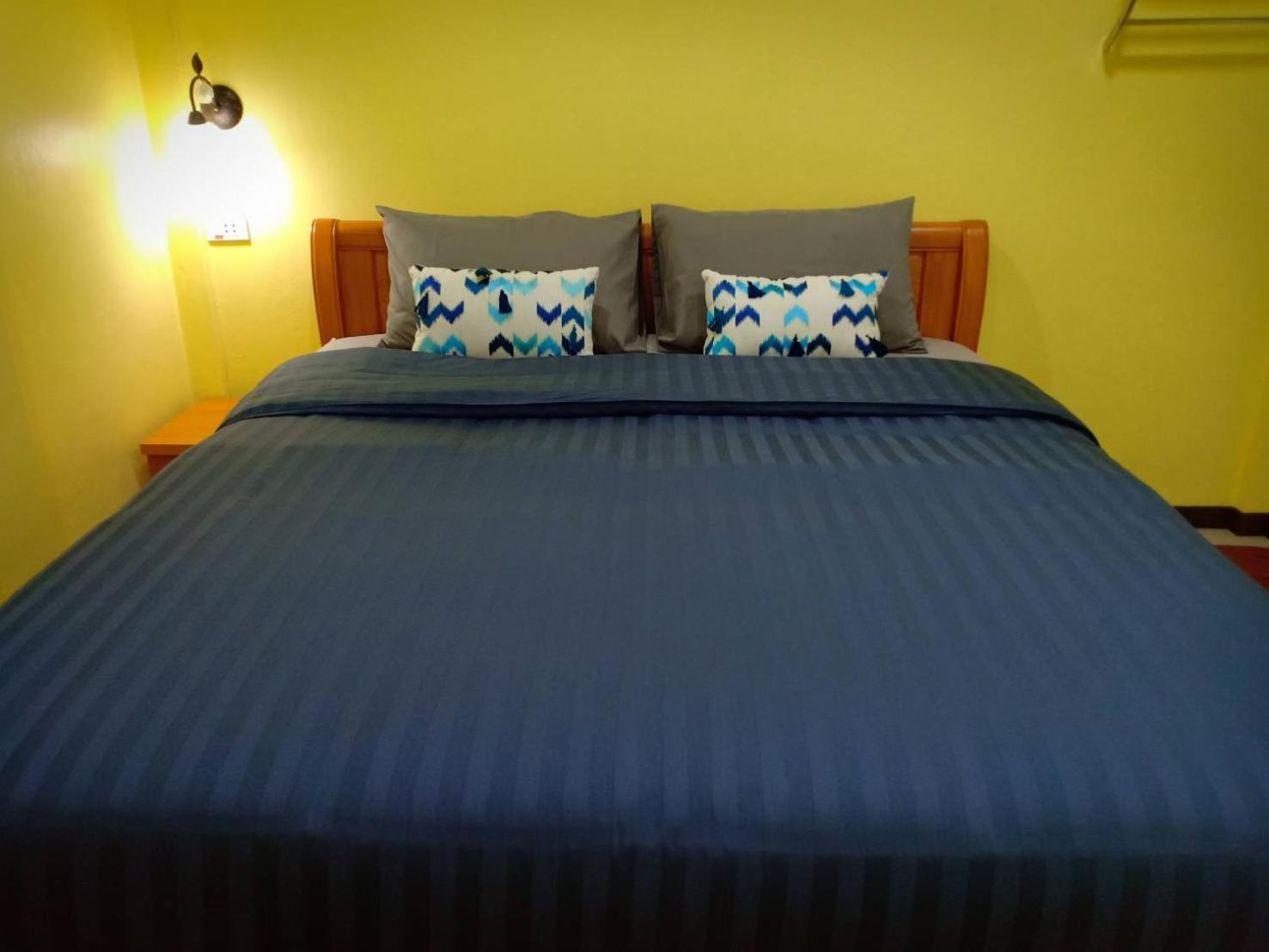 Double Room with Private Bathroom - Photo 13