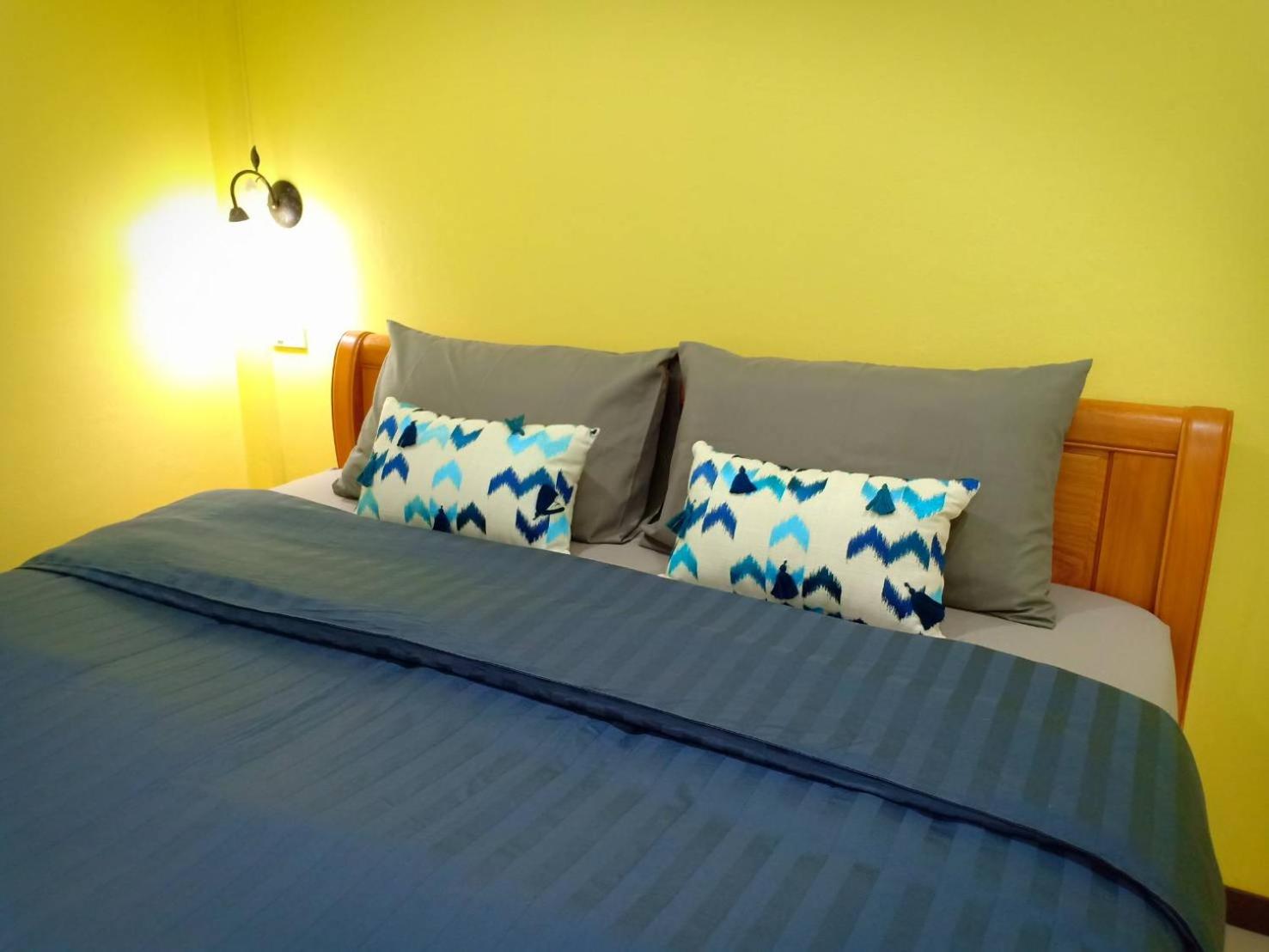 Double Room with Private Bathroom - Photo 14