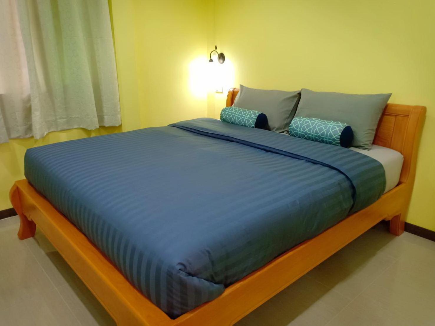 Double Room with Private Bathroom - Photo 15