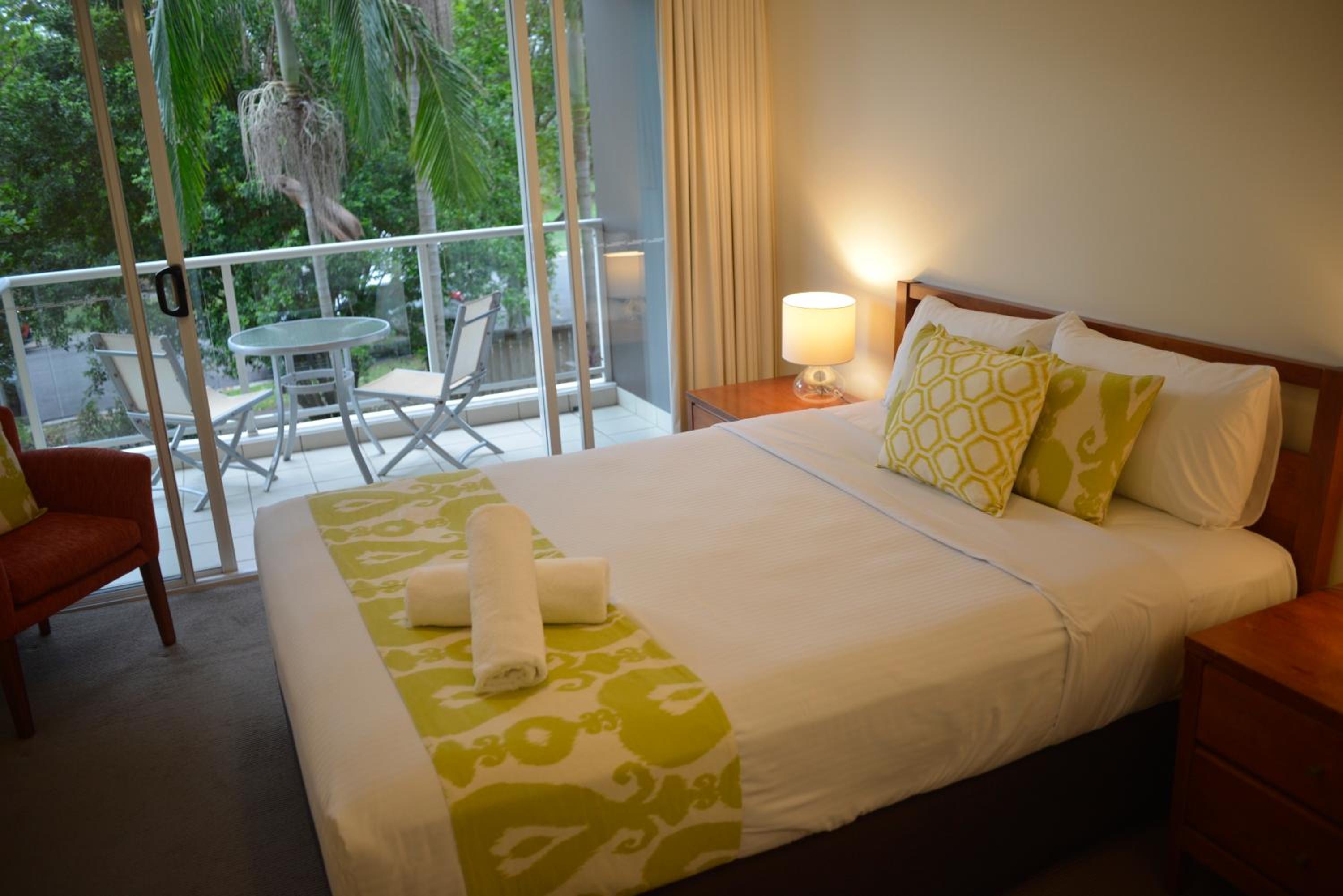 Deluxe Two-Bedroom Apartment with Garden View