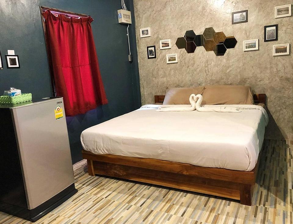 Double Room with Private Bathroom - Photo 13