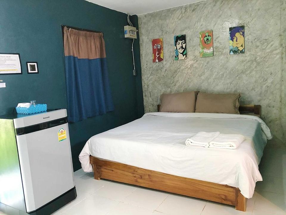 Double Room with Private Bathroom - Photo 3