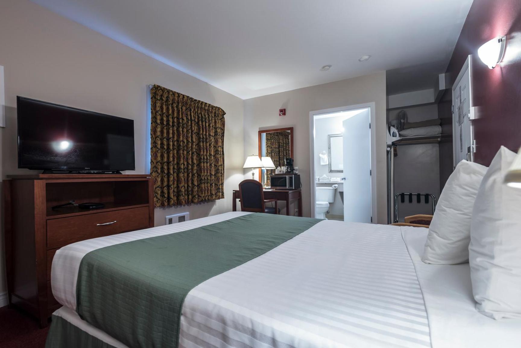 Standard Queen Room