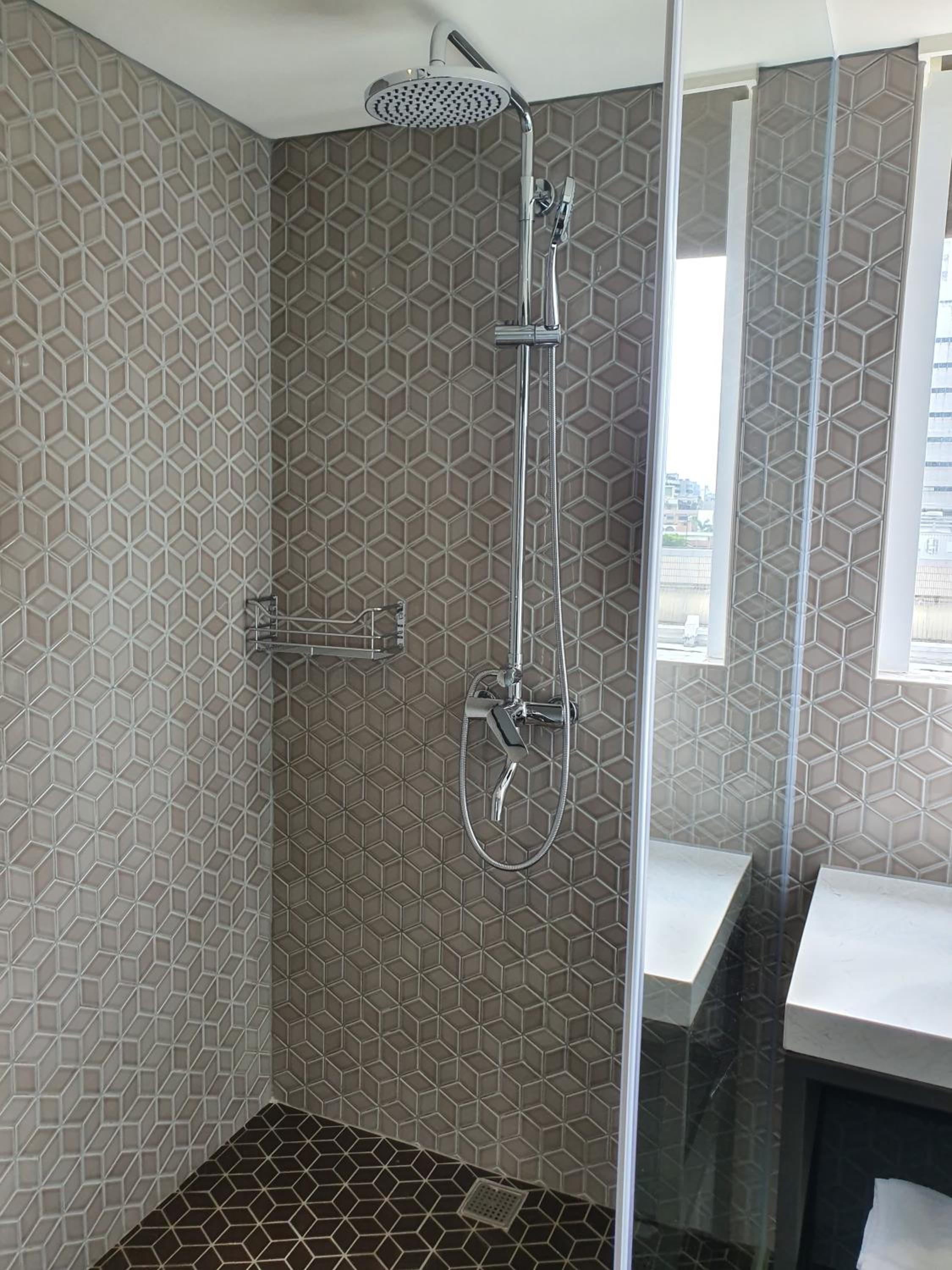 Deluxe Twin Room - Photo 10