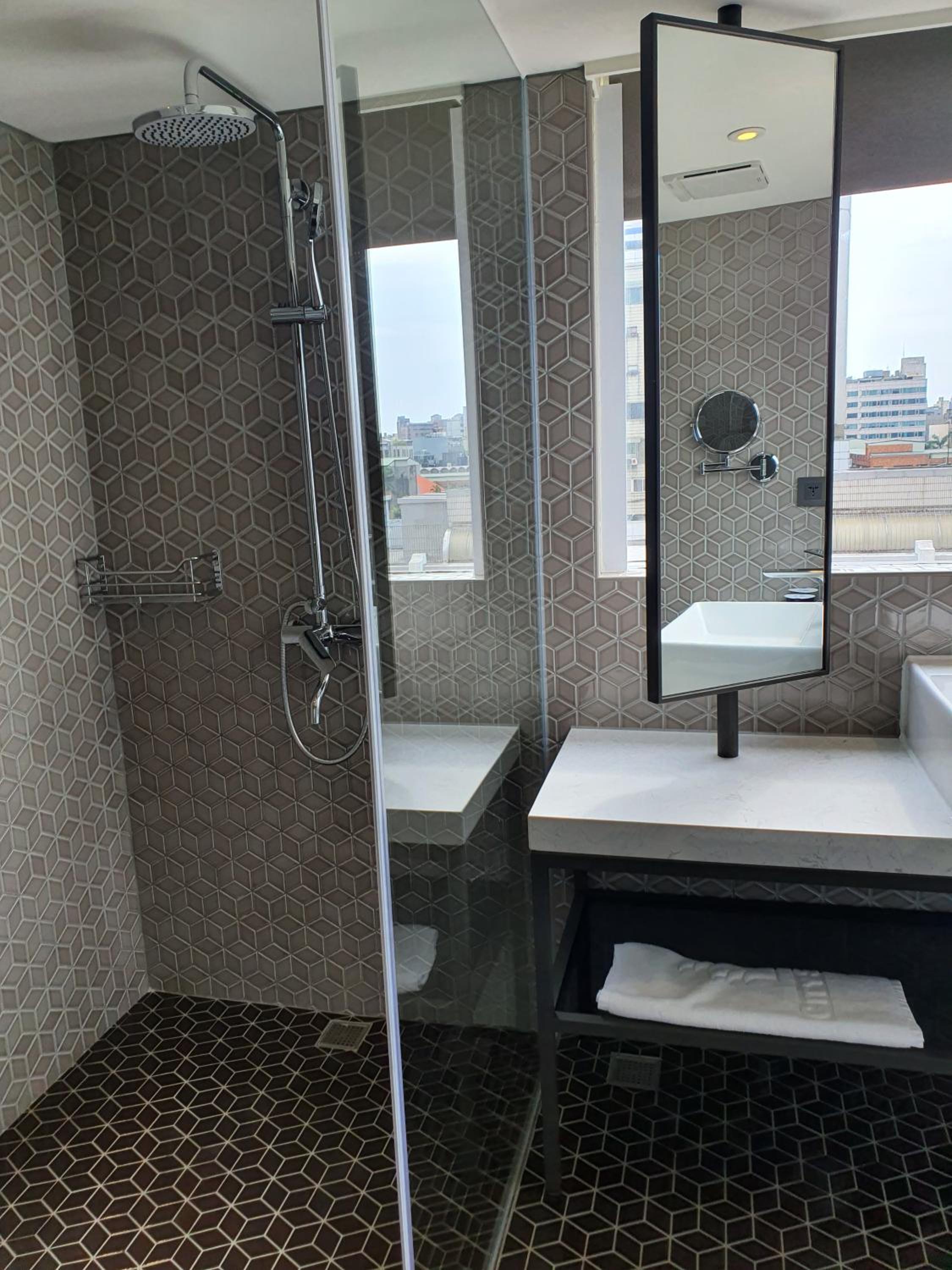 Deluxe Twin Room - Photo 8