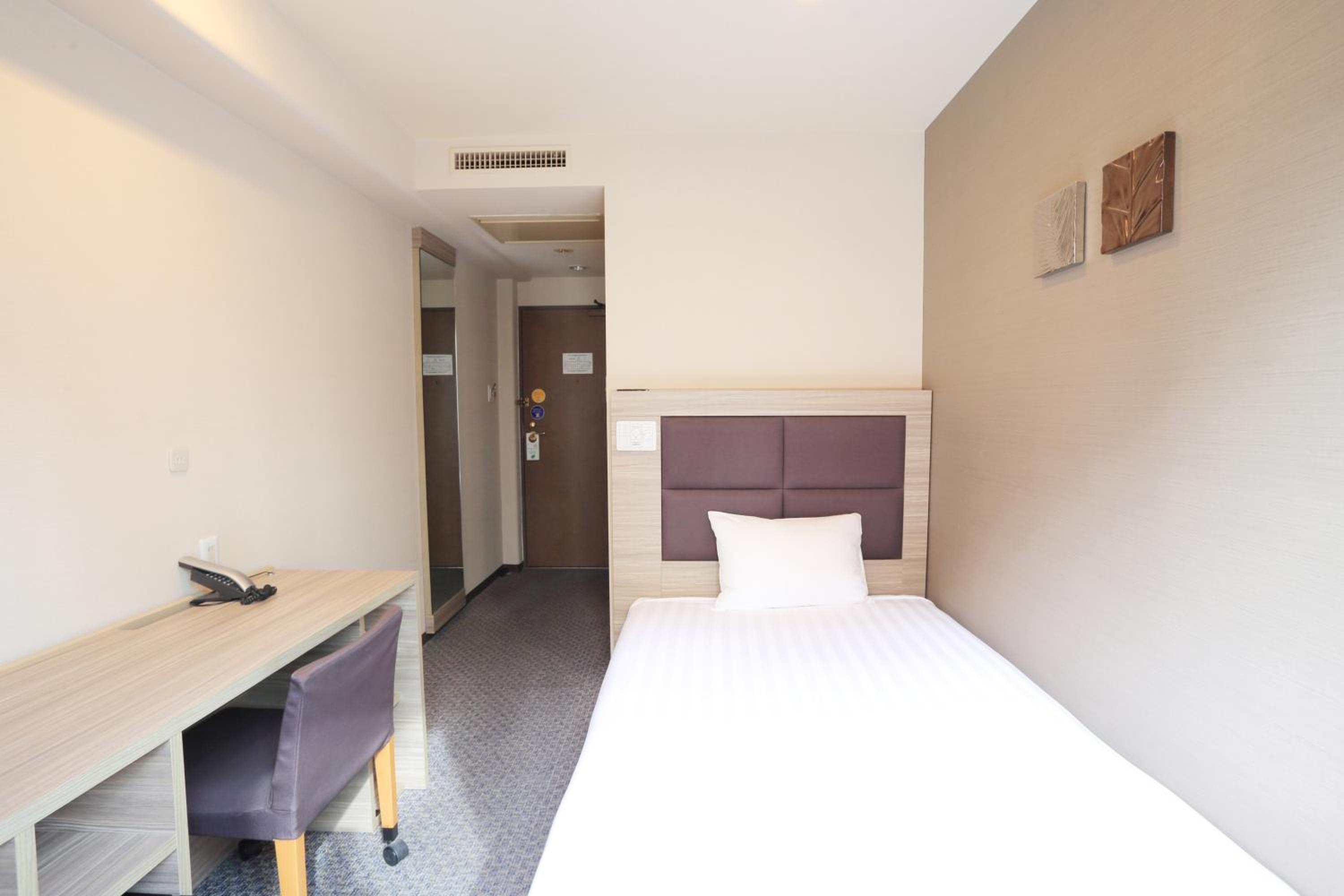 Single Room - Non-Smoking photo 2