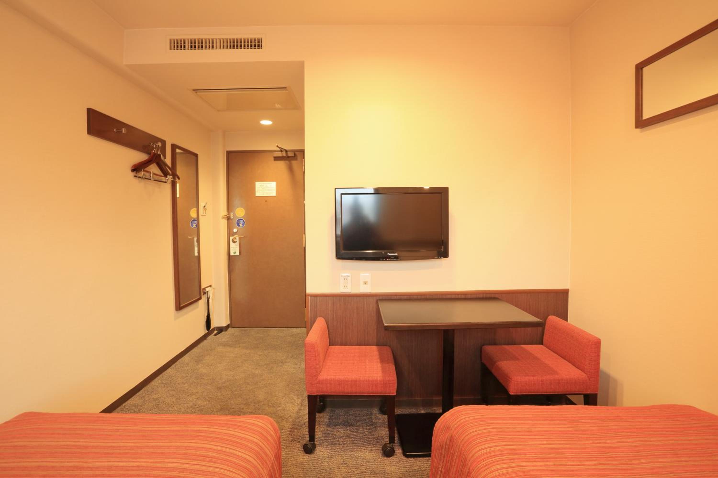 Twin Room - Smoking photo 3