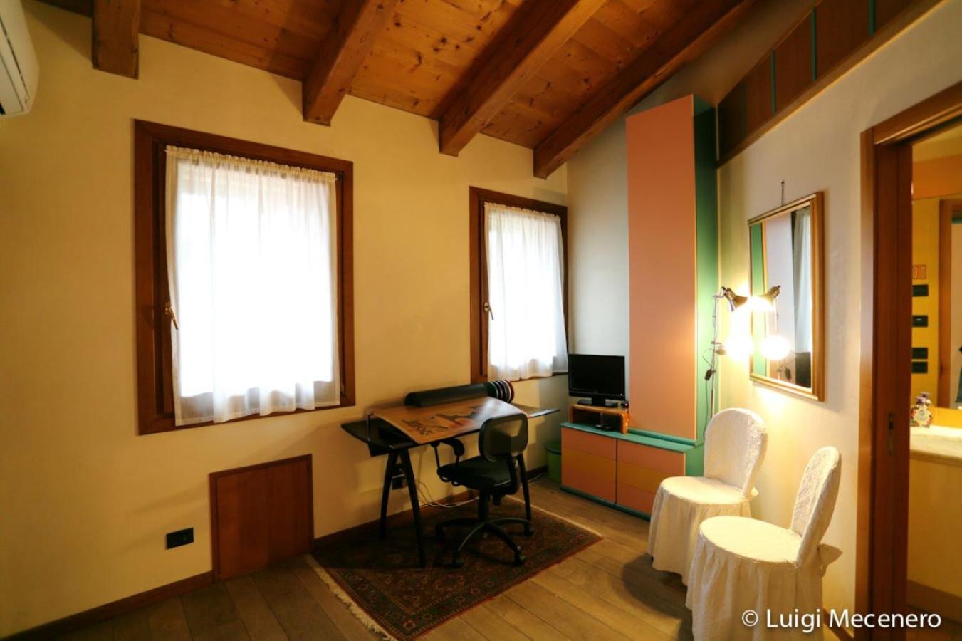 Twin Room with Private Bathroom