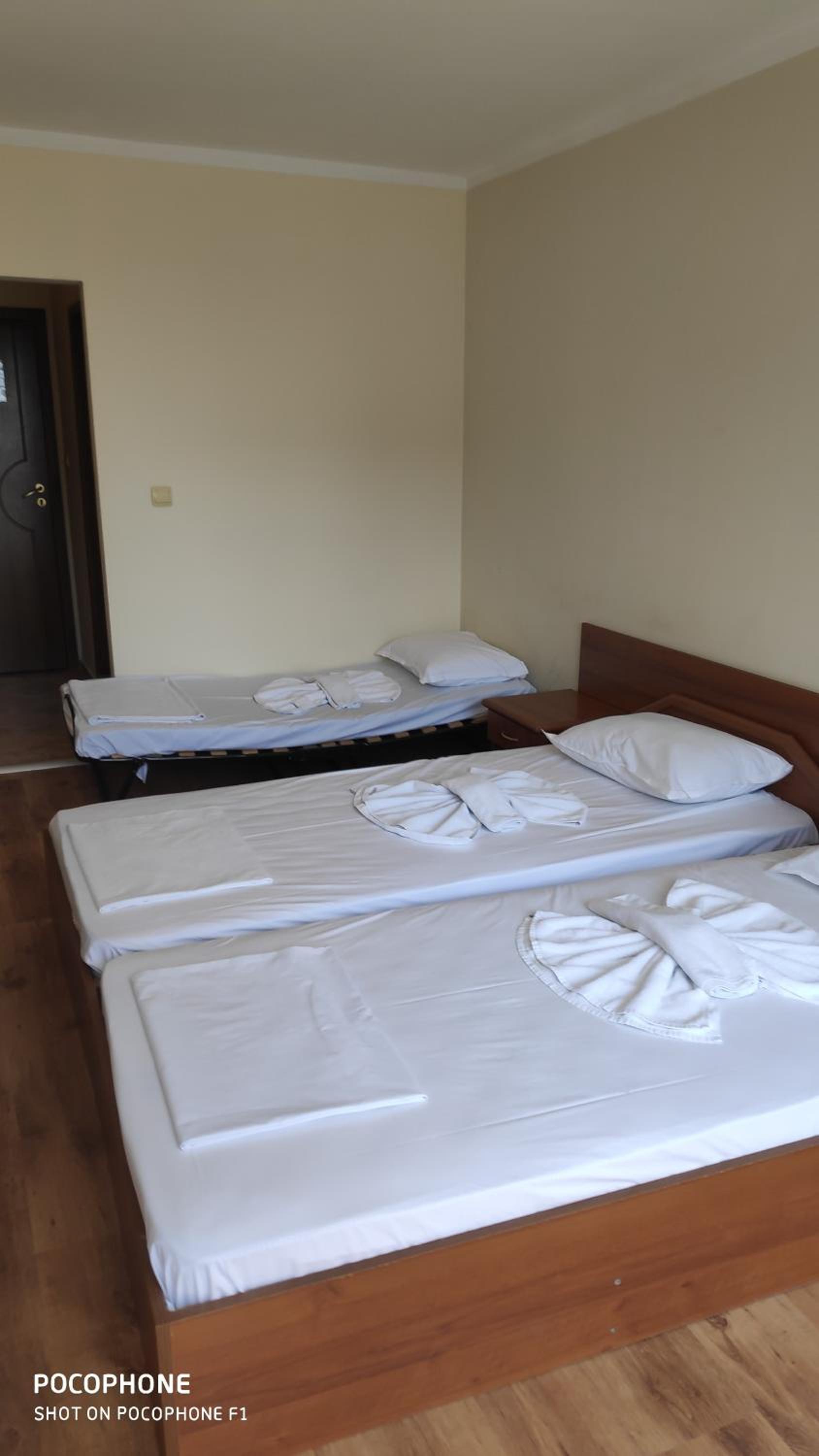 Economy Twin Room with Extra Bed - Side Sea View (3 Adults)