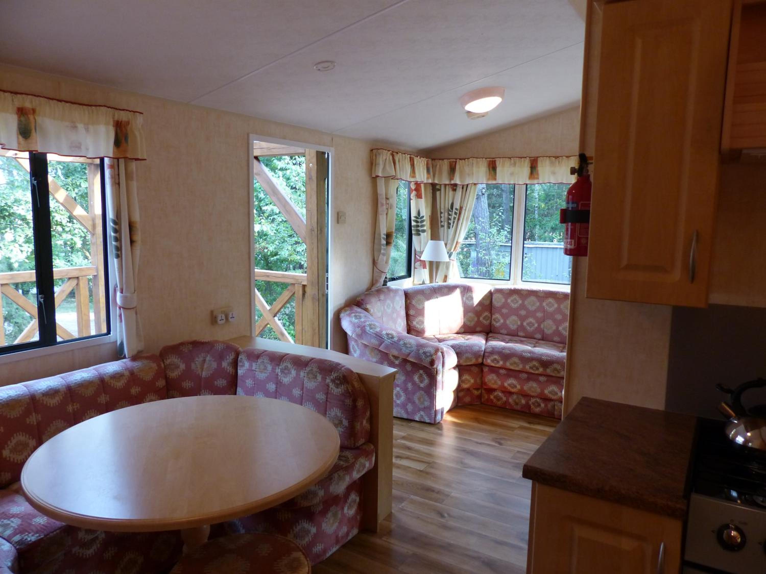 Mobile Home photo 3