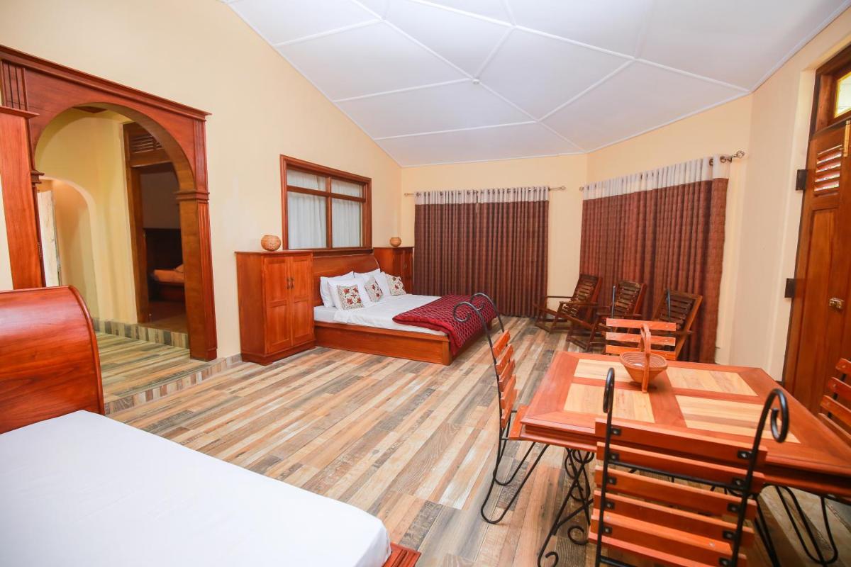 Deluxe Double Room (2 Adults + 1 Child) photo 1