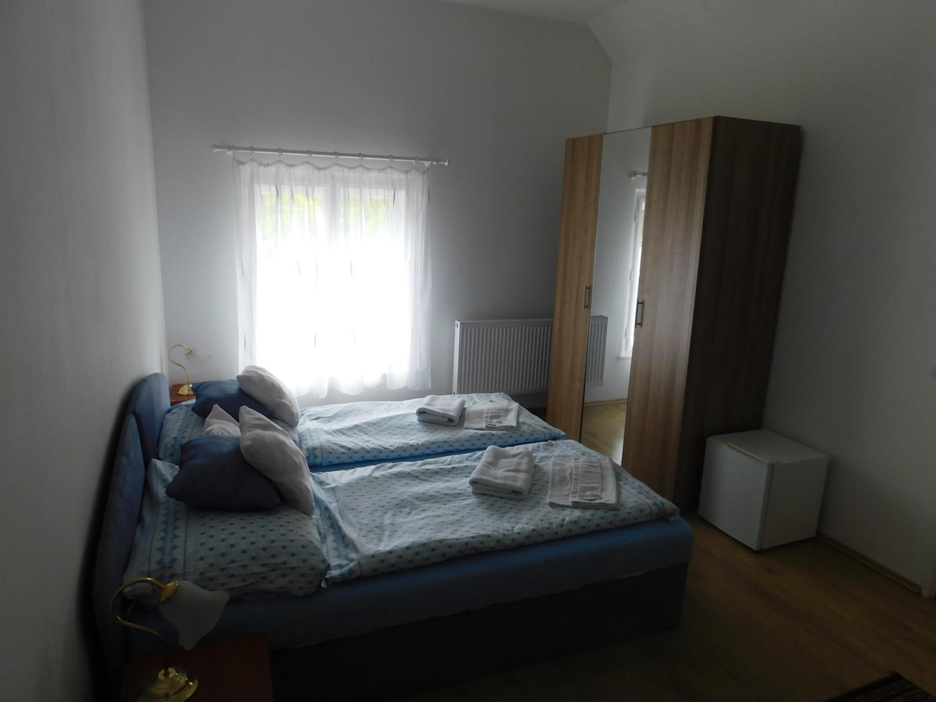 Double Room With Extra Bed photo 3
