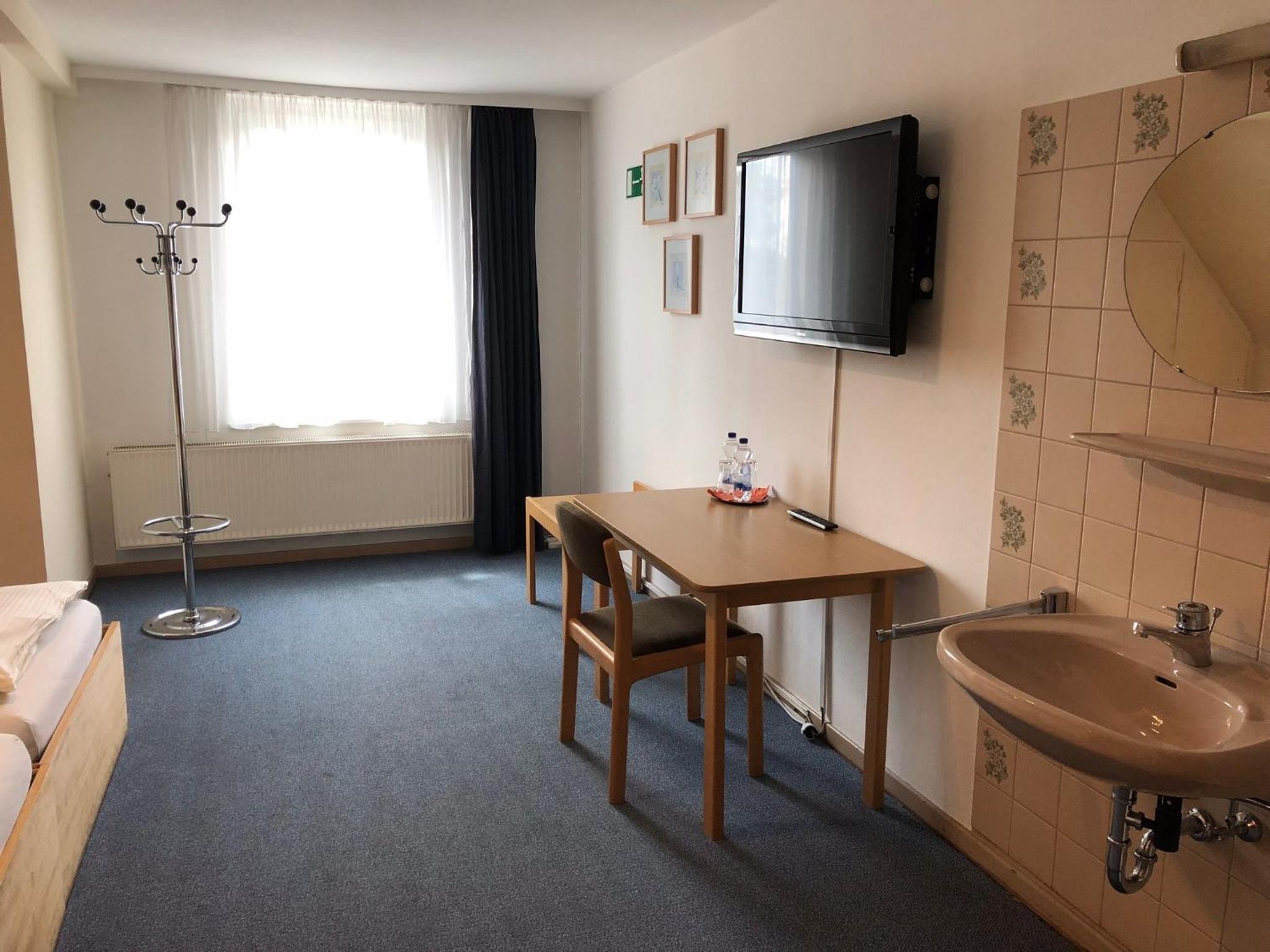 Double Room - Photo 2