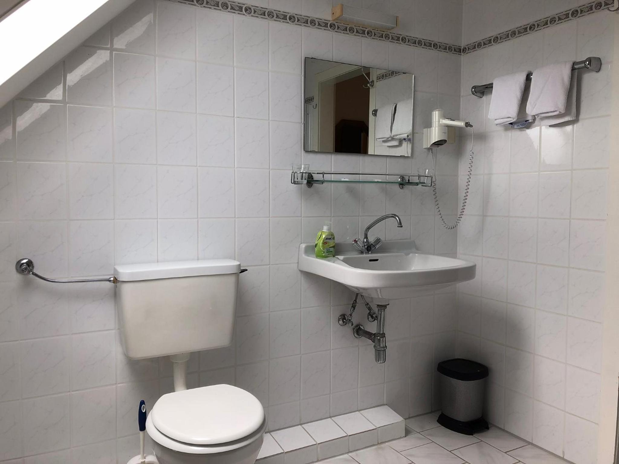 Double Room - Photo 12
