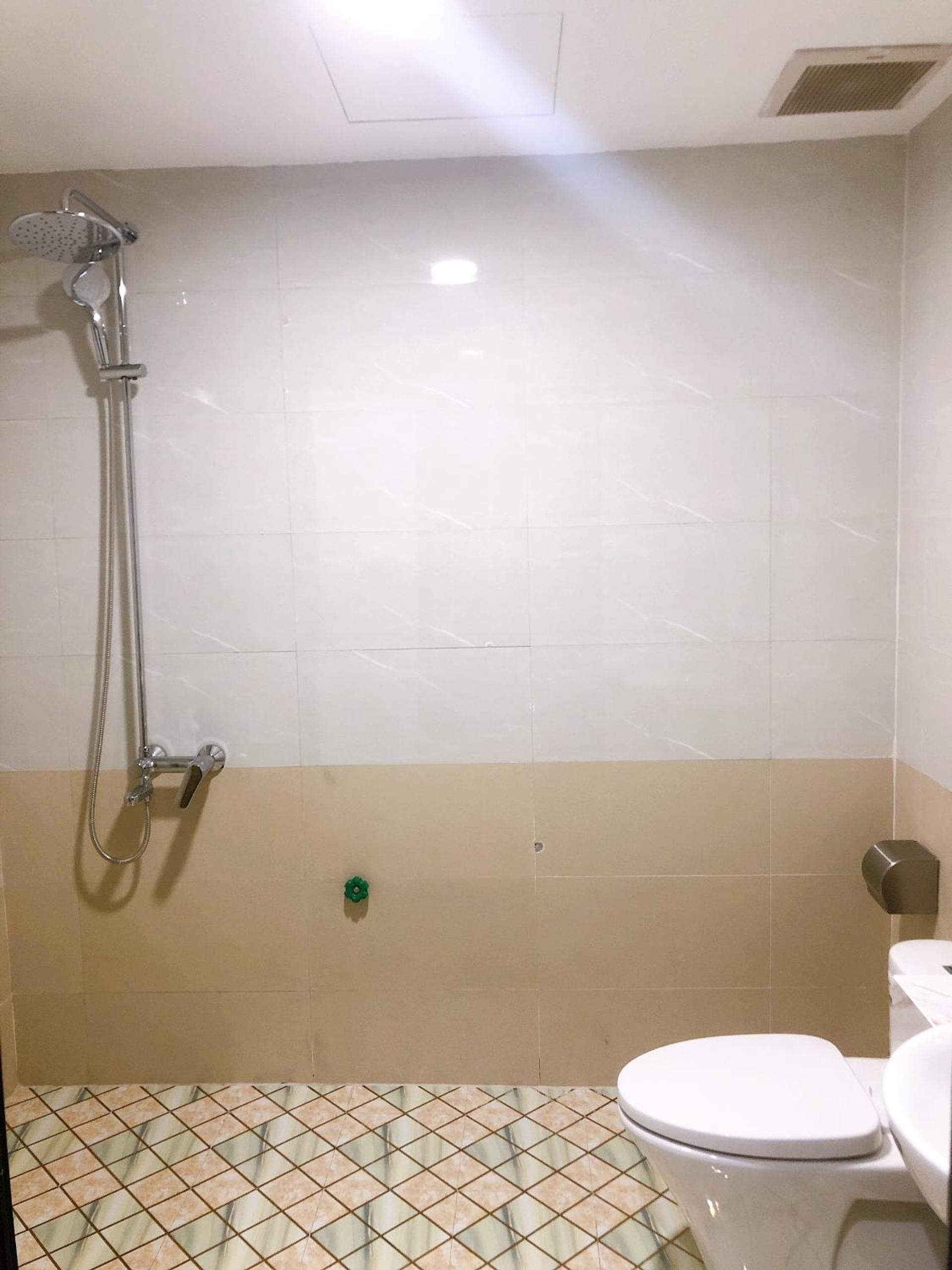 Standard Twin Room - Photo 5