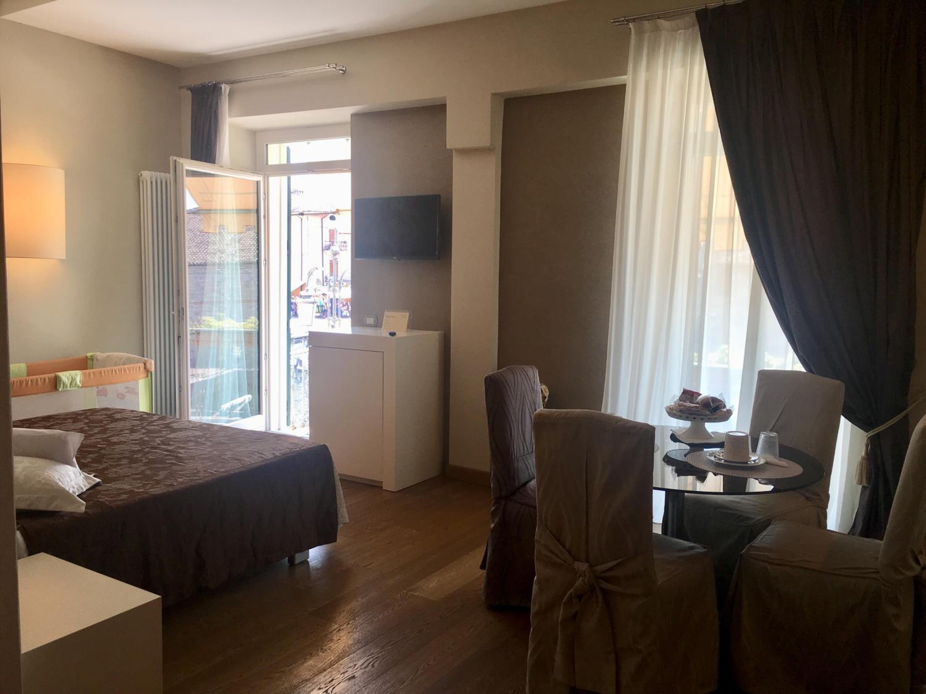 Deluxe Junior Suite with Balcony and Lake View