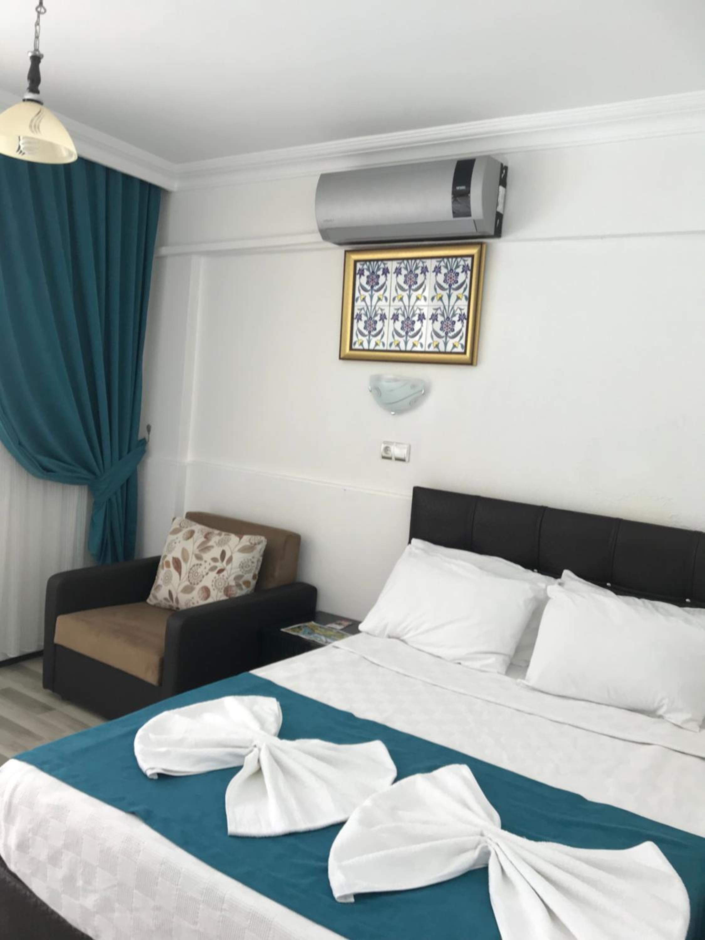 Standard Double Room - Photo 8