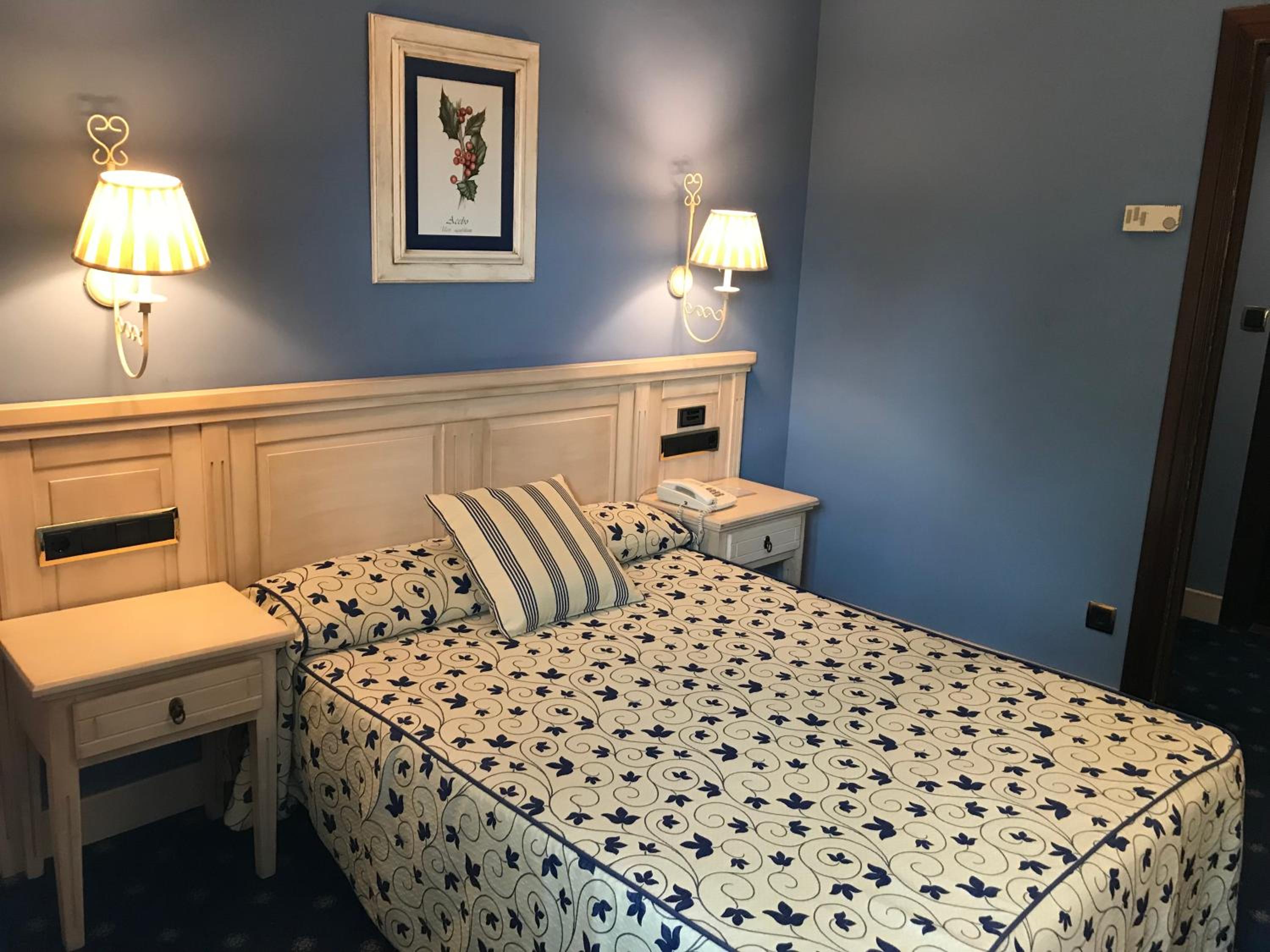 Single Room - Photo 1