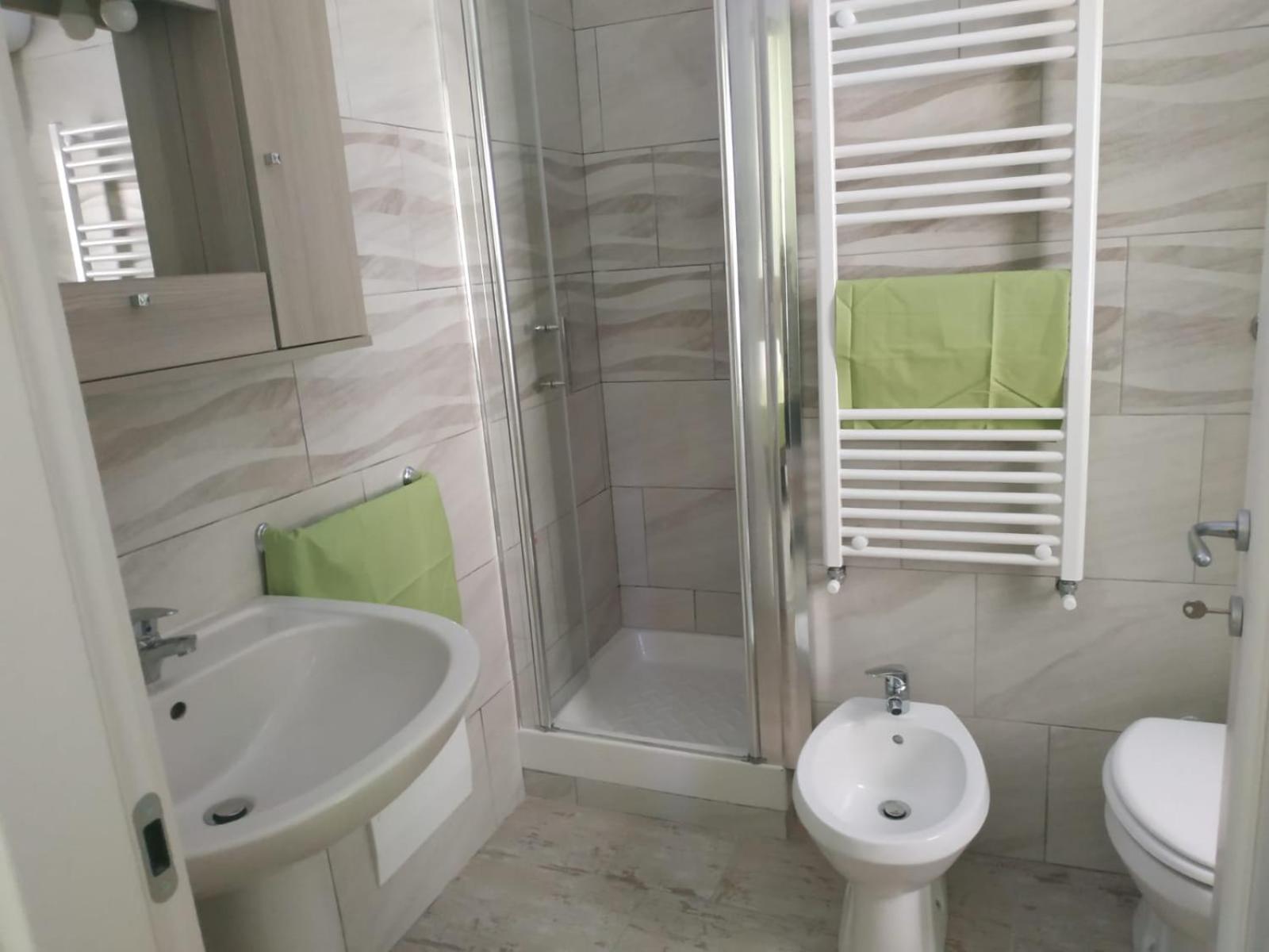 Large Single Room photo 2