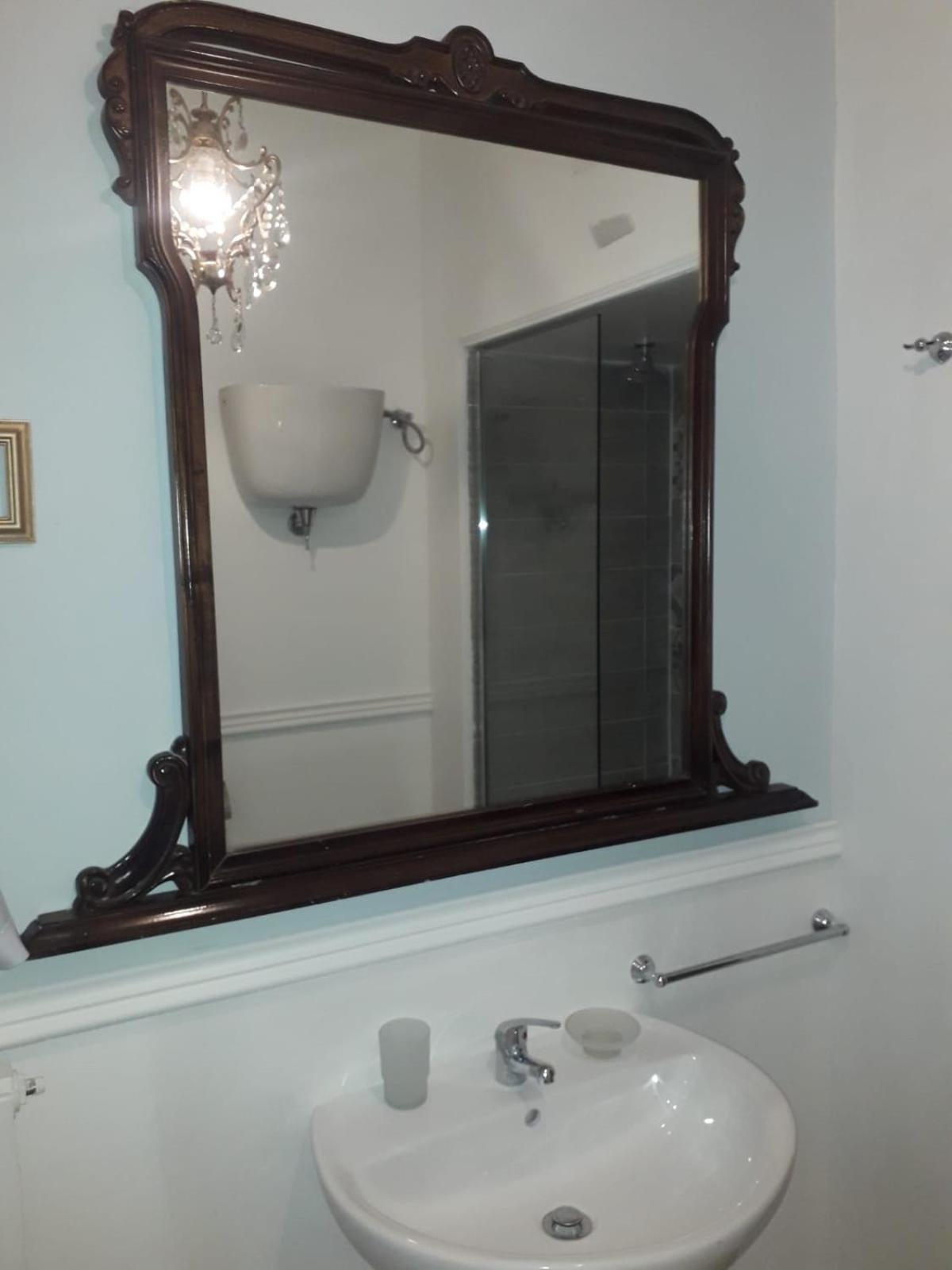 Triple Room with Private Bathroom - Photo 13