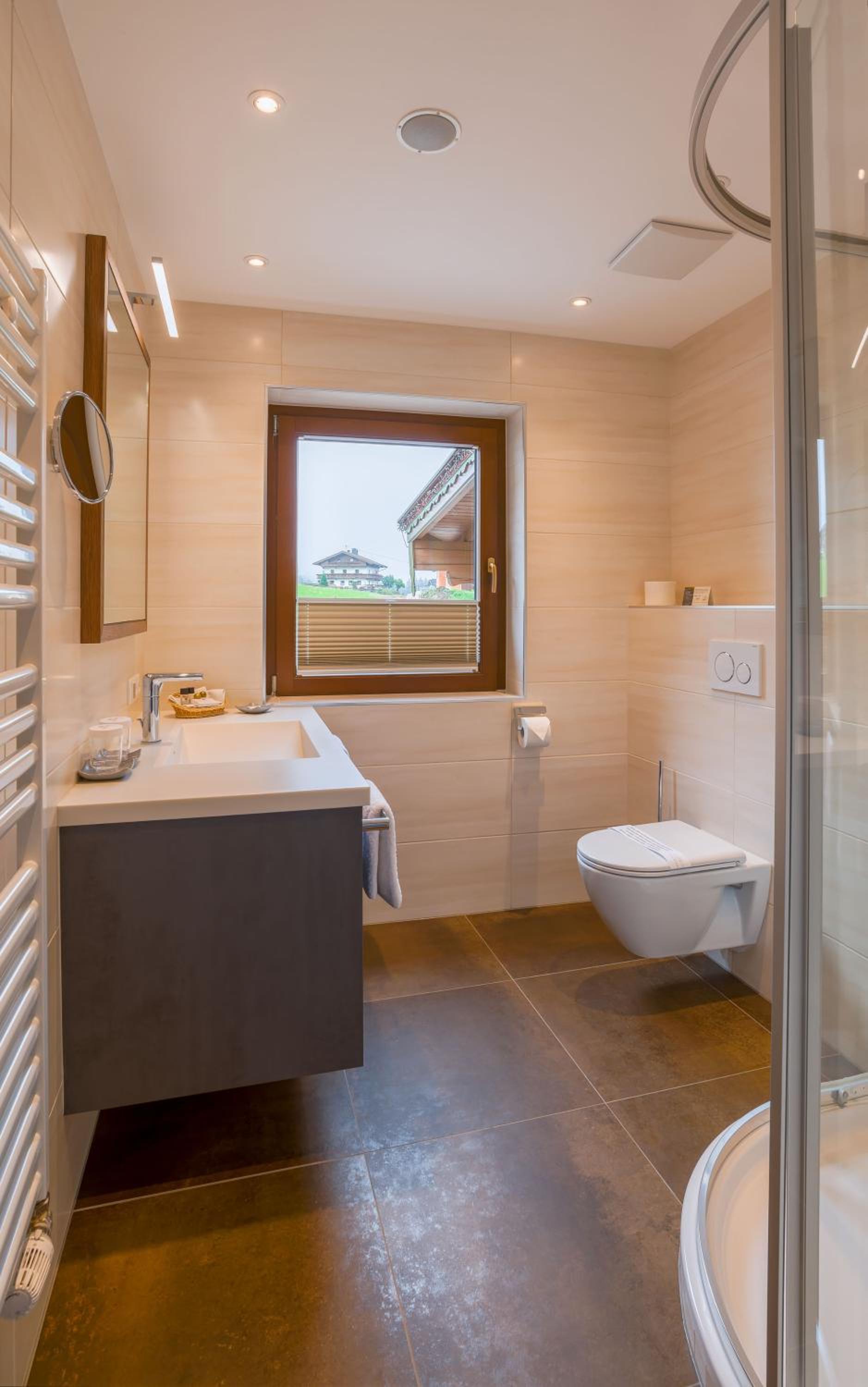 Deluxe Double Room with Balcony photo 2