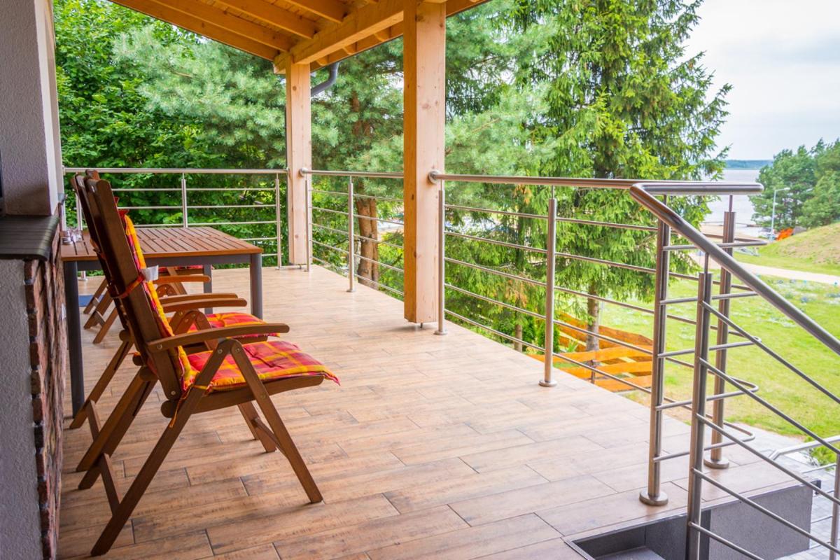 Family Room with Lake View - Photo 1