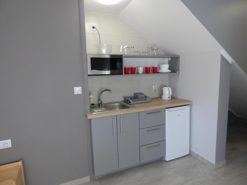 Family Room with Private Bathroom - Photo 2