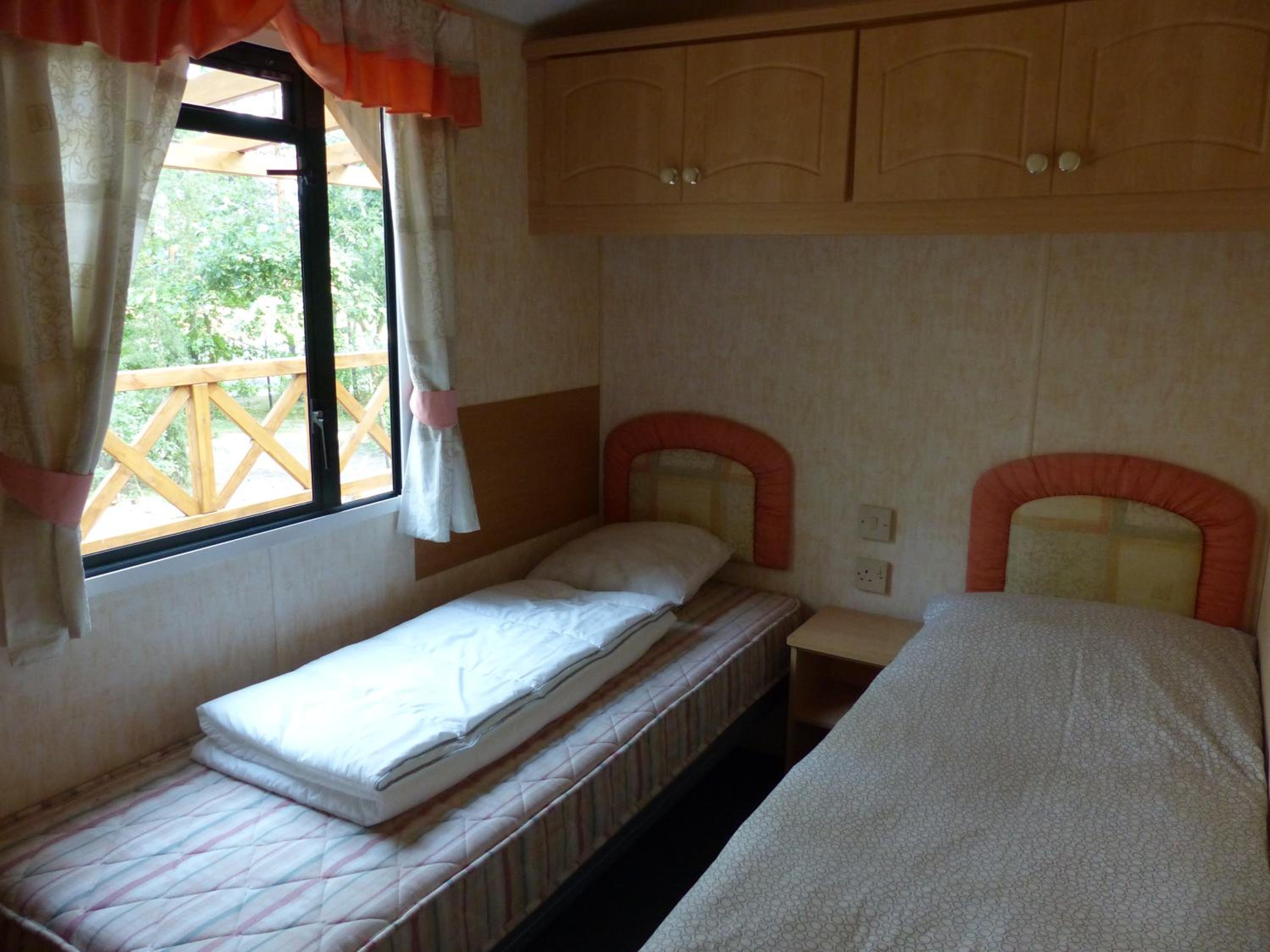Mobile Home - Photo 5