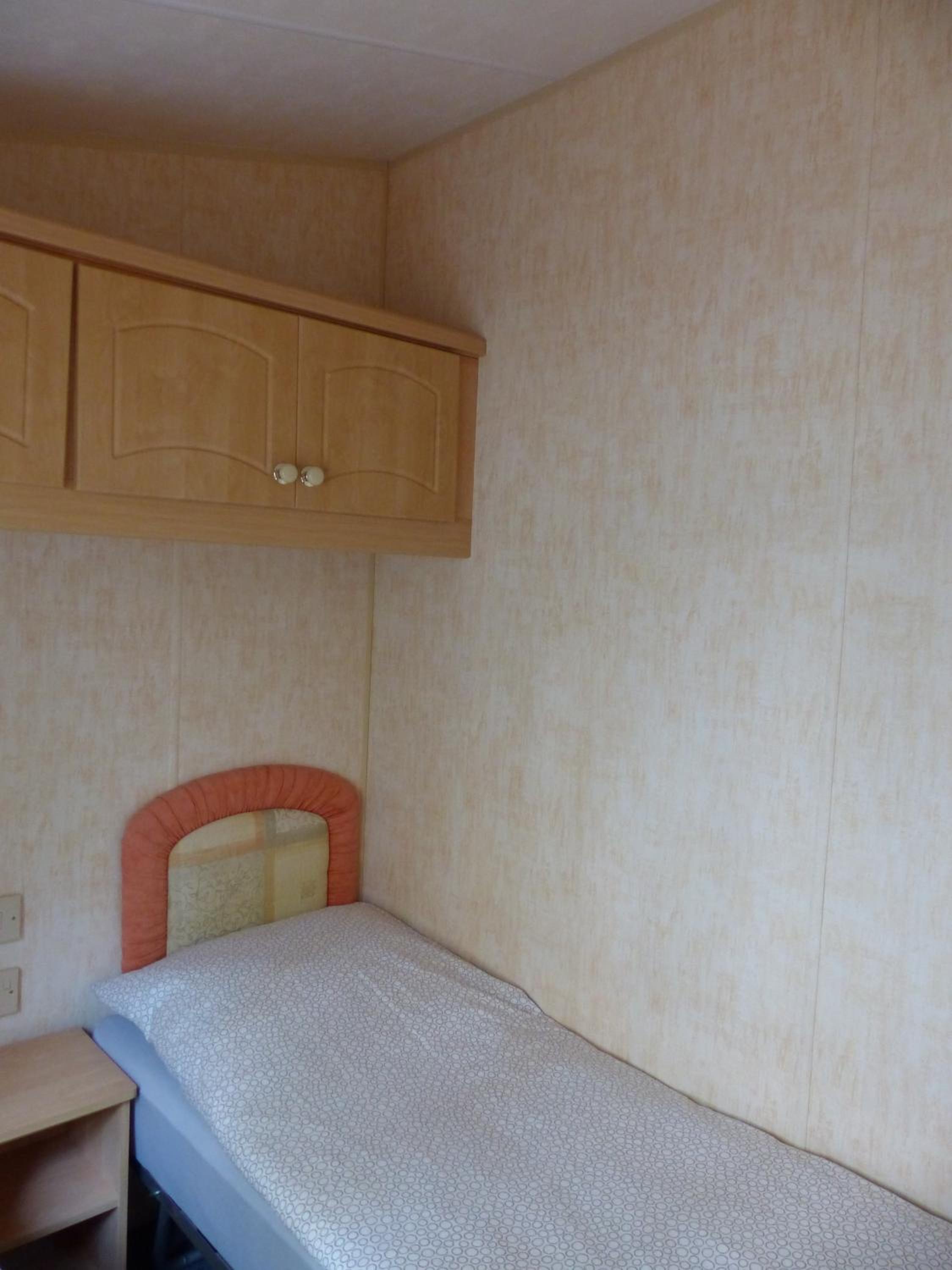 Mobile Home - Photo 6