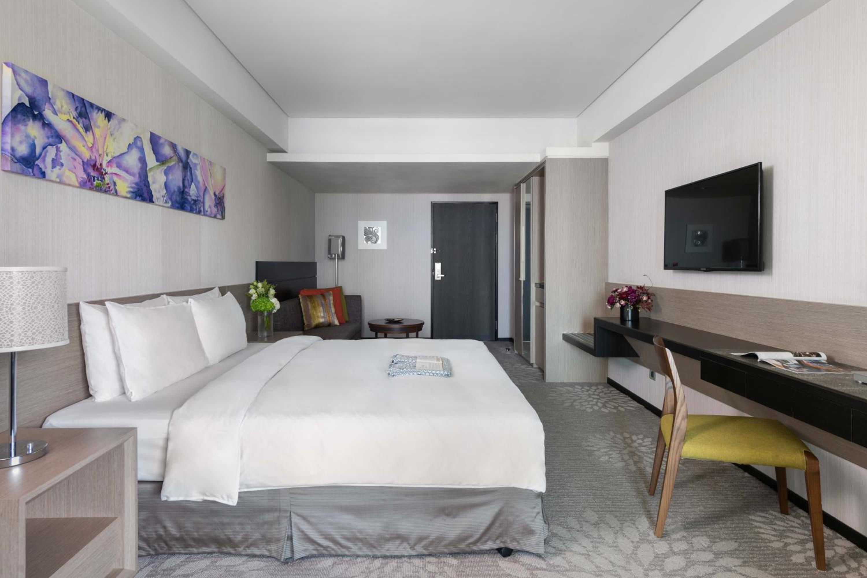Staycation Offer - Luxury King Room with Ocean View include Alco Night