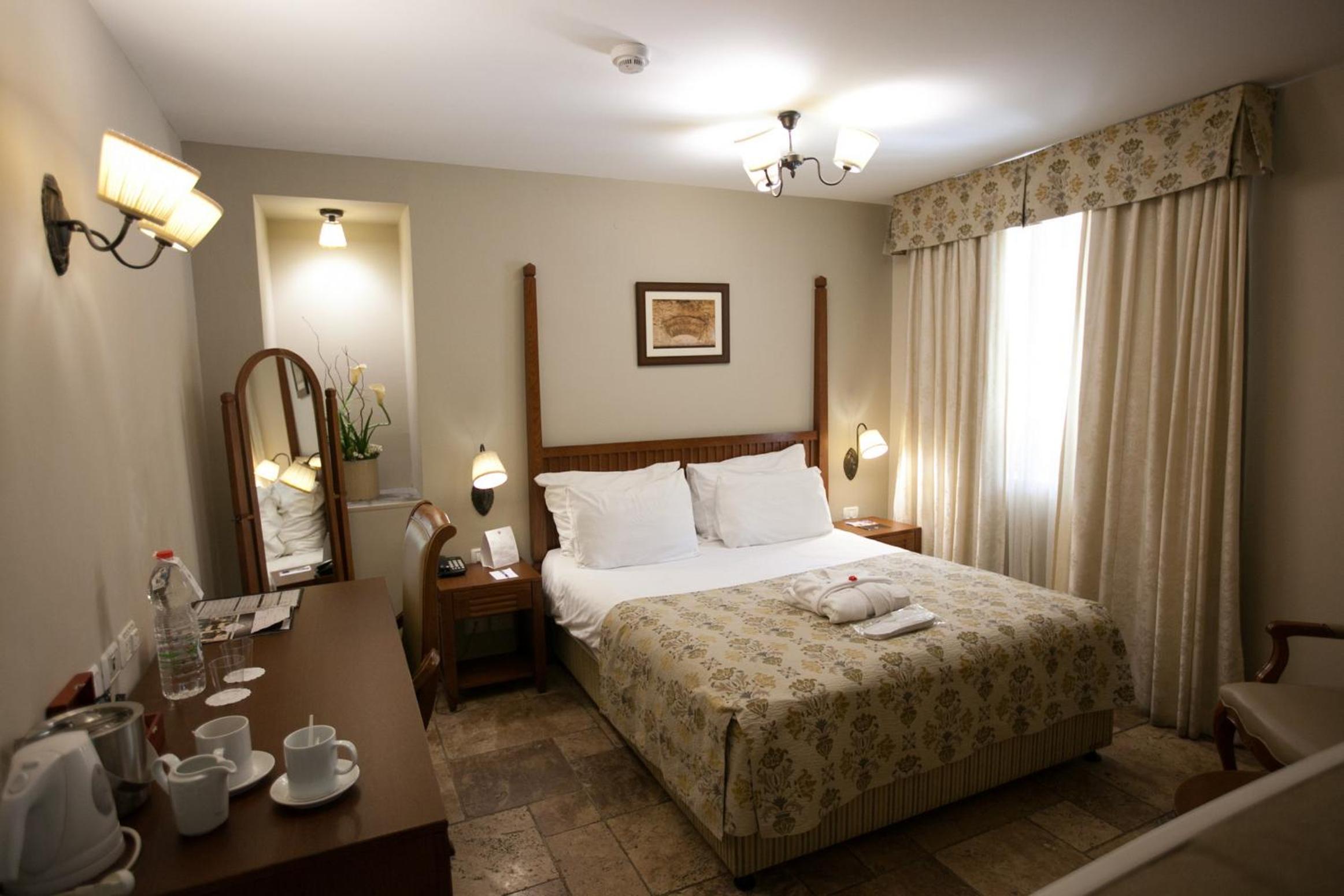 Standard Double or Twin Room - Ground Floor - Photo 6