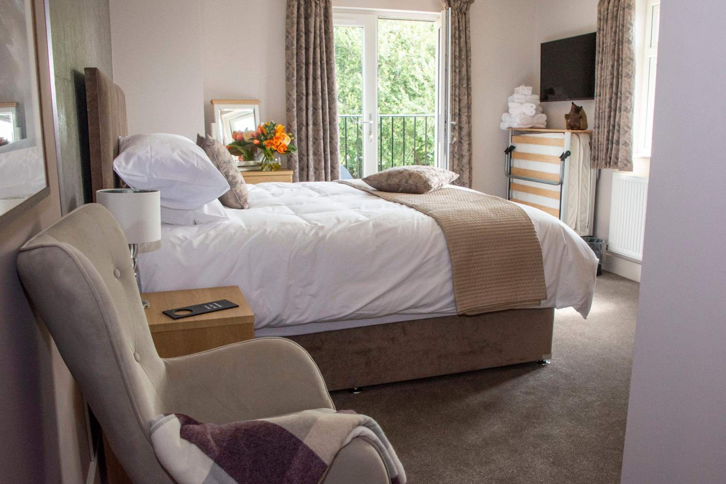 Double or Twin Room with Extra Bed - Photo 18