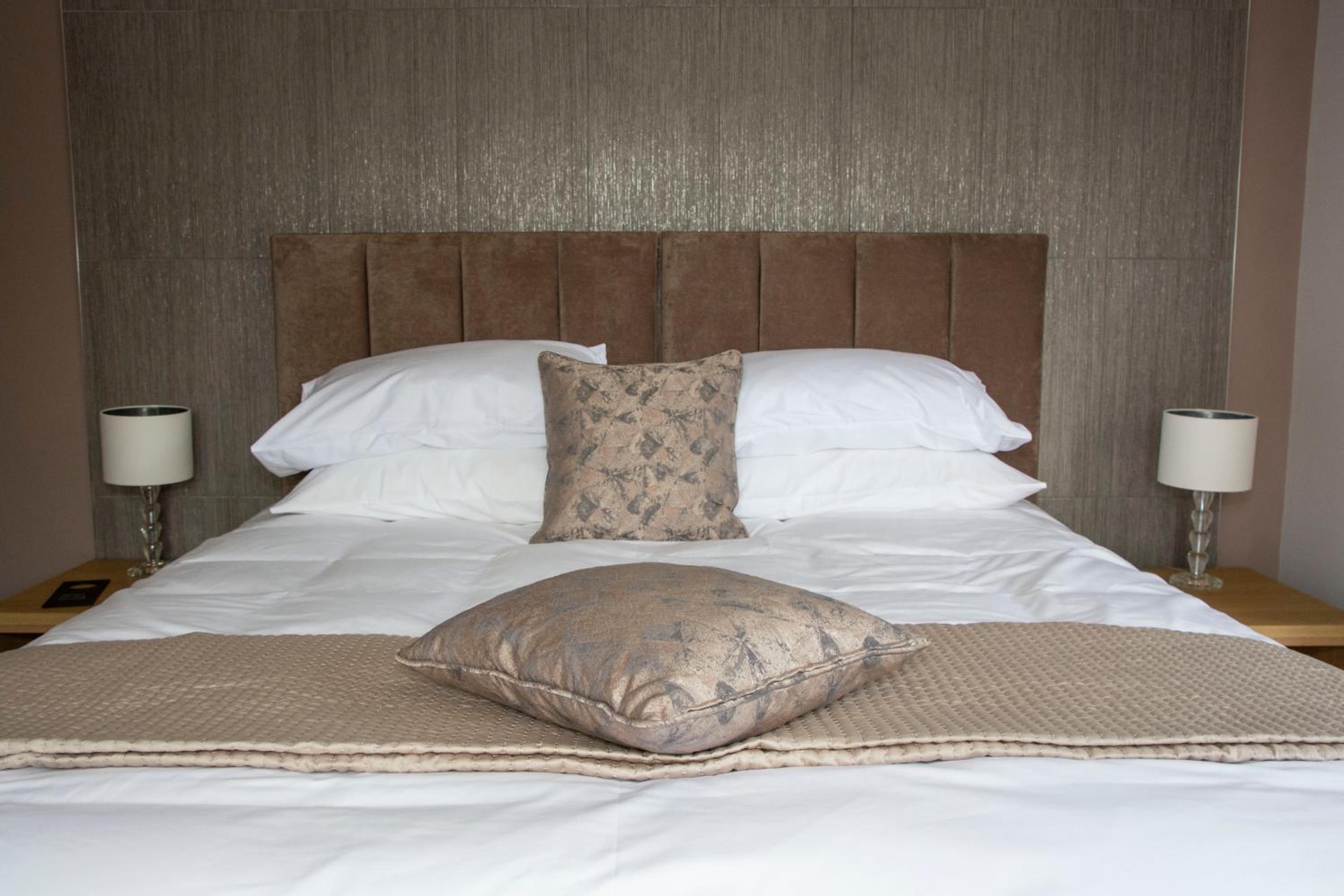Superior King Room - Photo 9