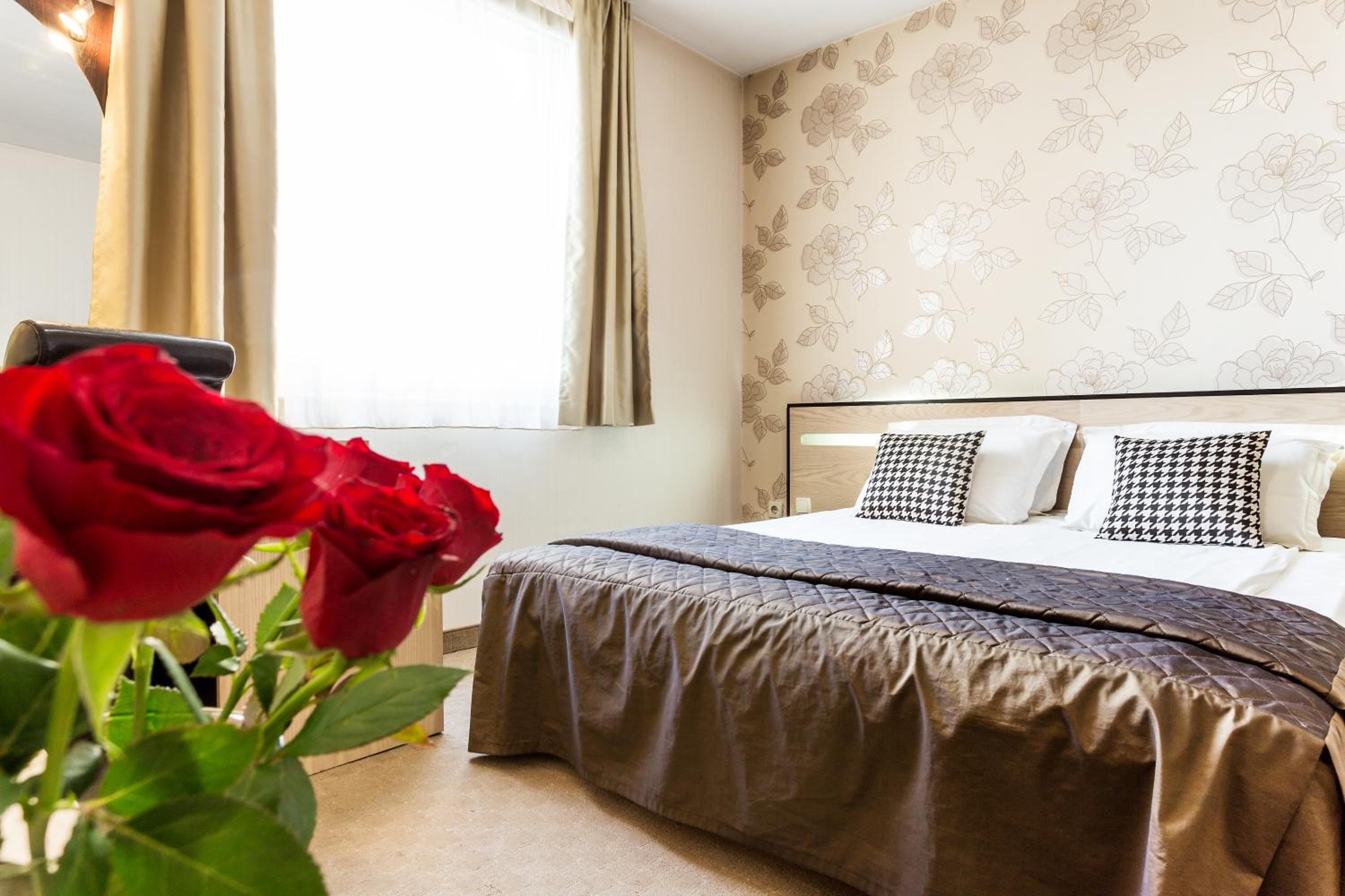 Deluxe Double Room - Photo 1