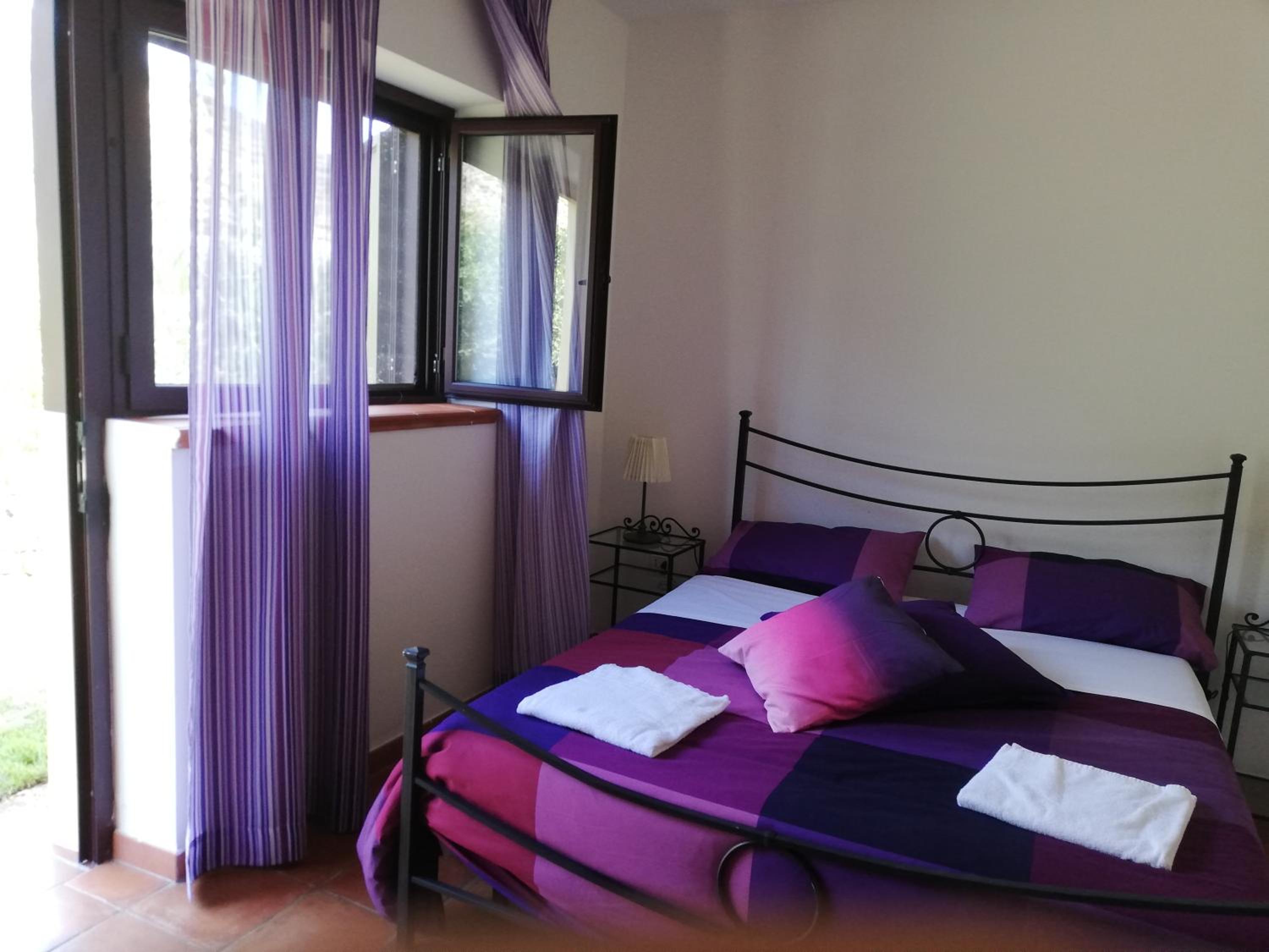 Double Room with Private Bathroom - Photo 11